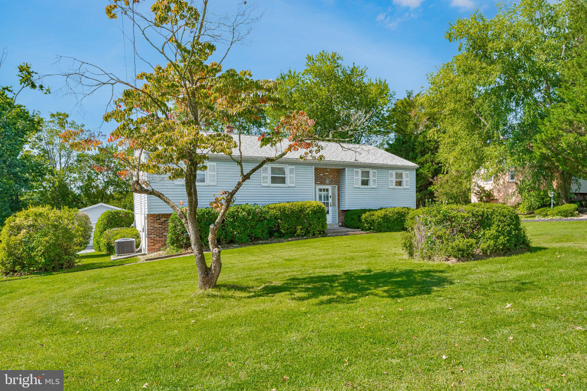 258 S Wall St, Spring City, PA 19475 photo