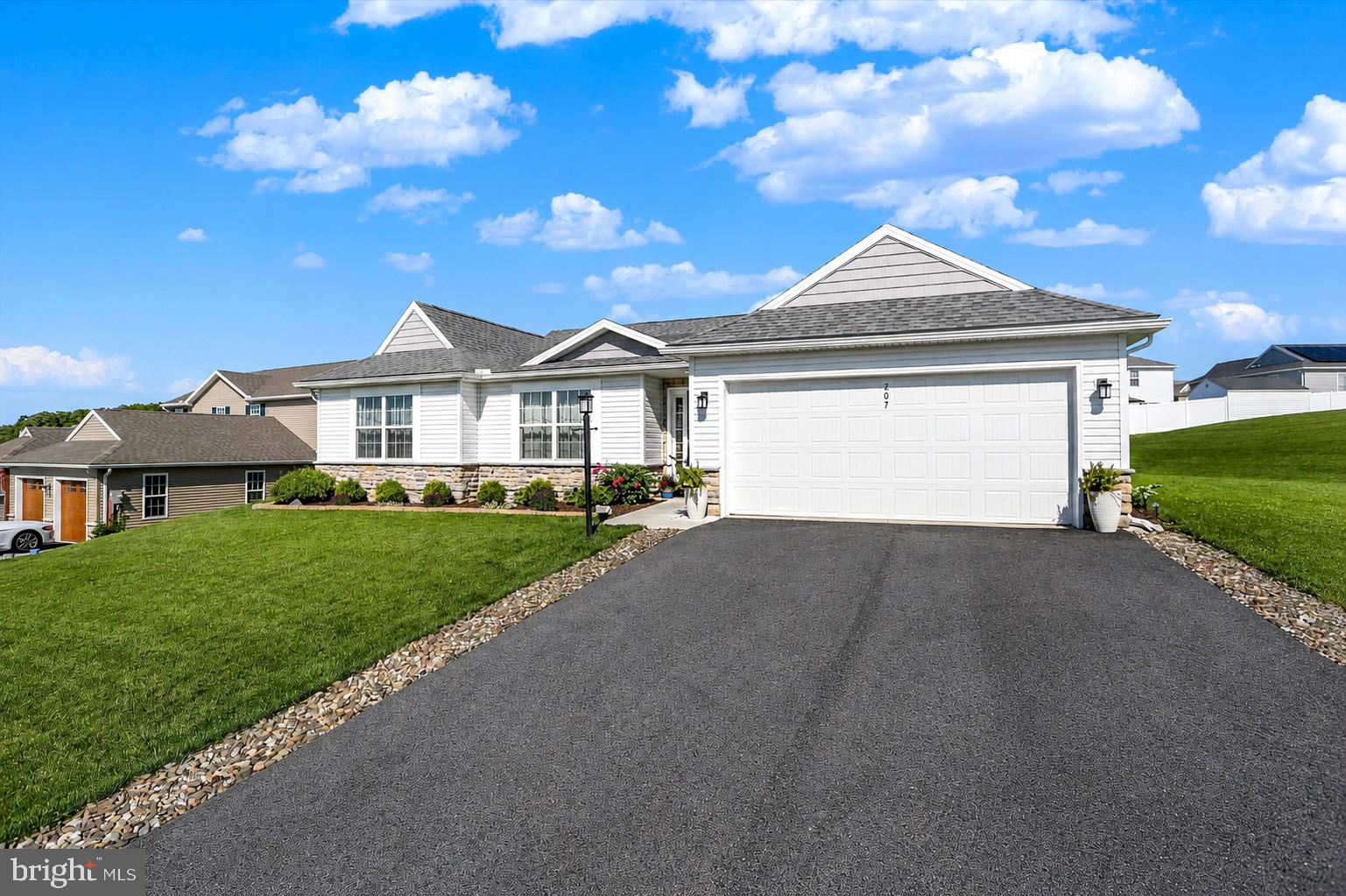 207 Eagle Rd, Dillsburg, PA 17019 photo