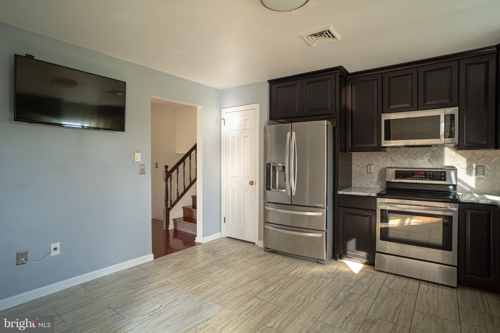 1017 Valley View Rd, York, PA 17406 photo
