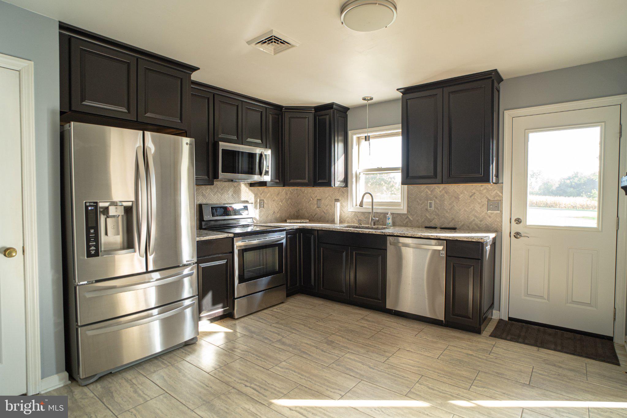 1017 Valley View Rd, York, PA 17406 photo