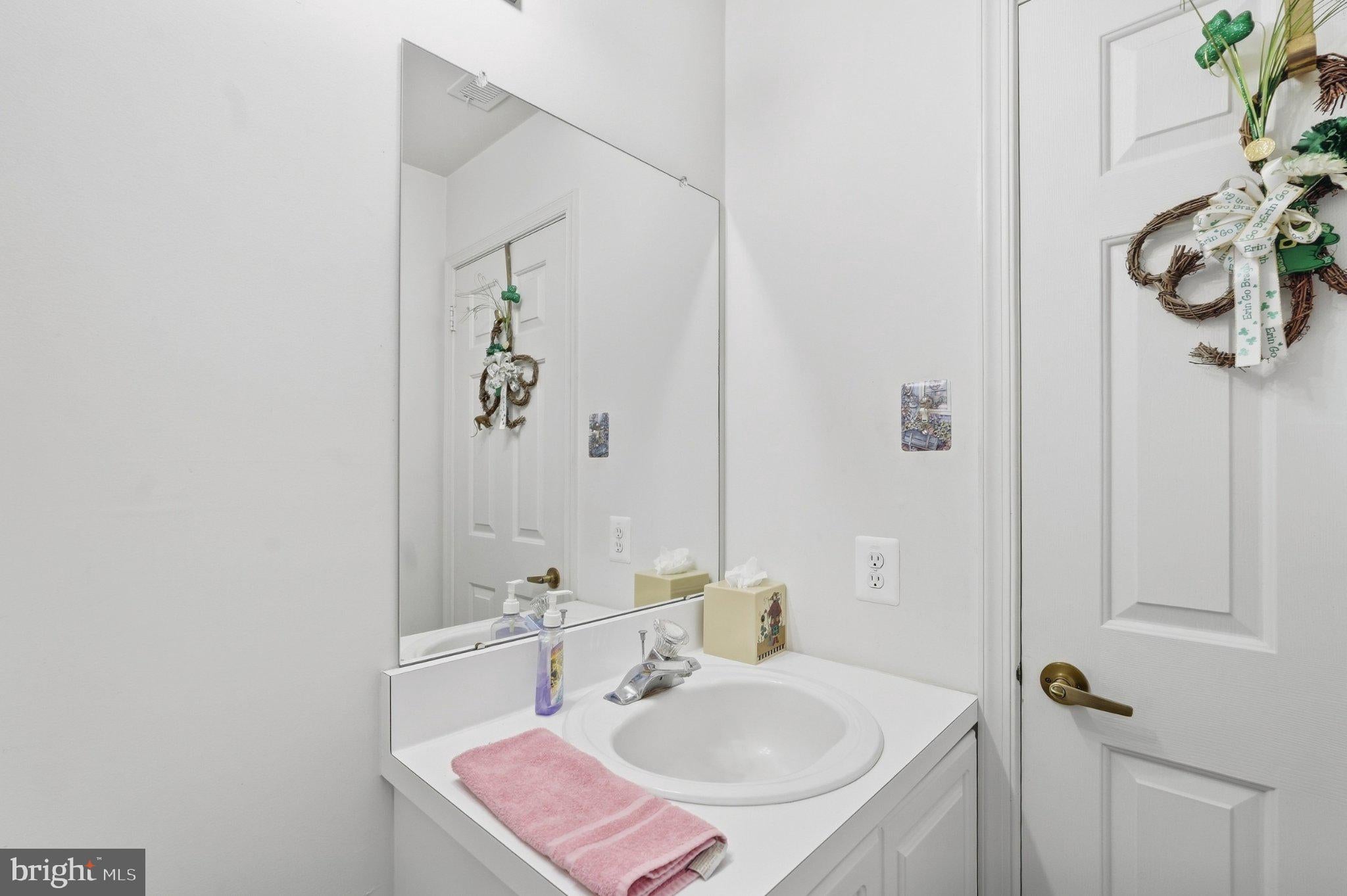 90 Cypress Pl, Newtown, PA 18940 photo