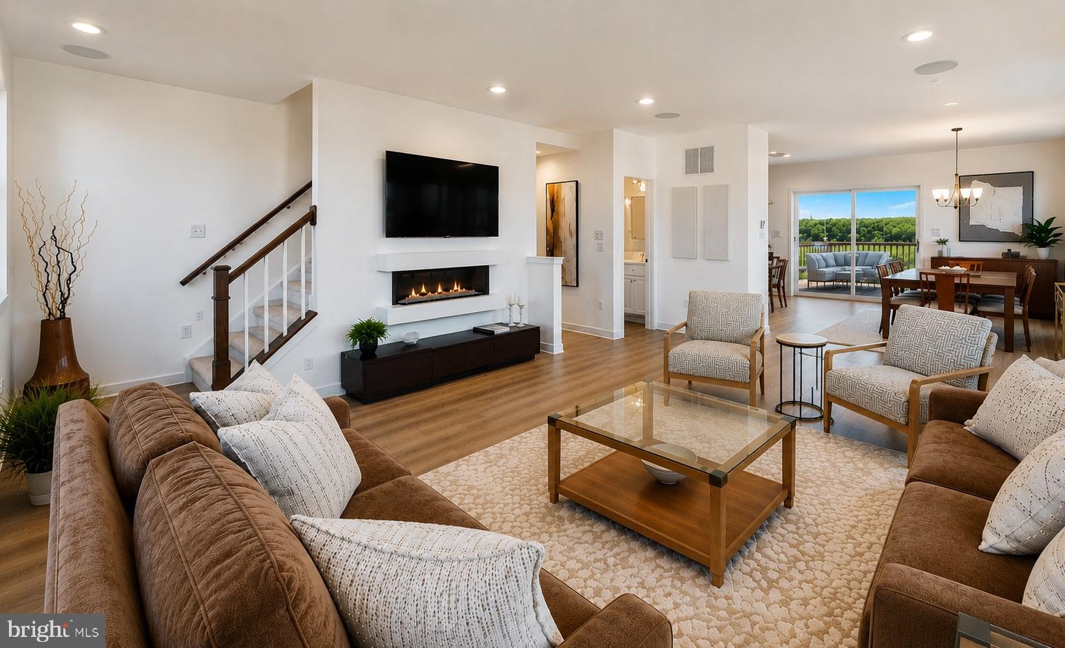 2 Silas Ln, Laurel Springs, NJ 08021