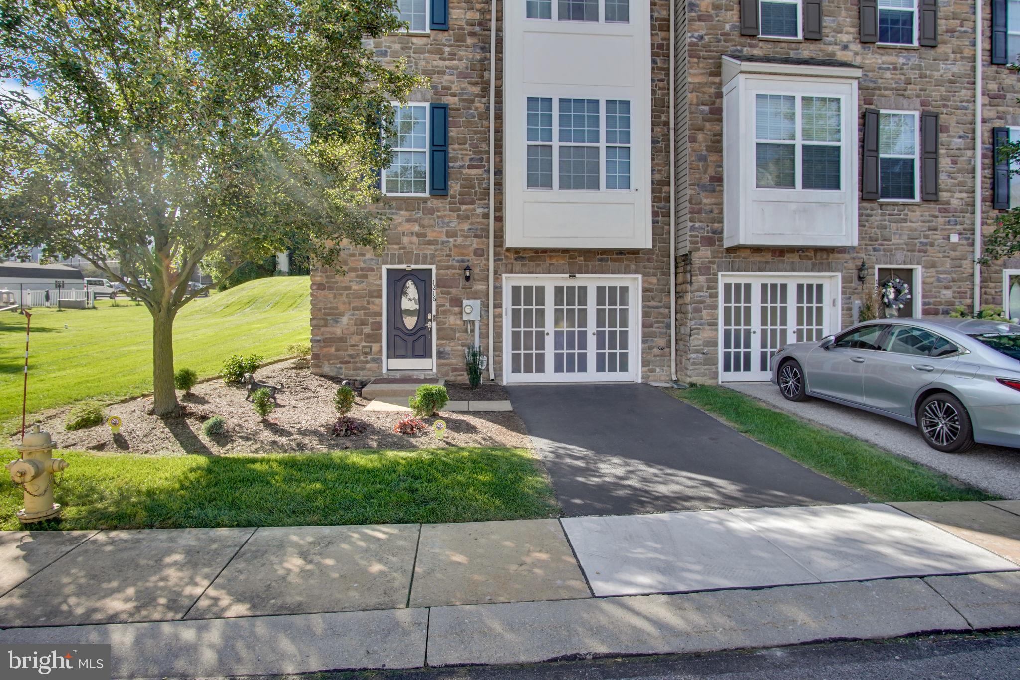 1216 Stonehaven Way, York, PA 17403 photo