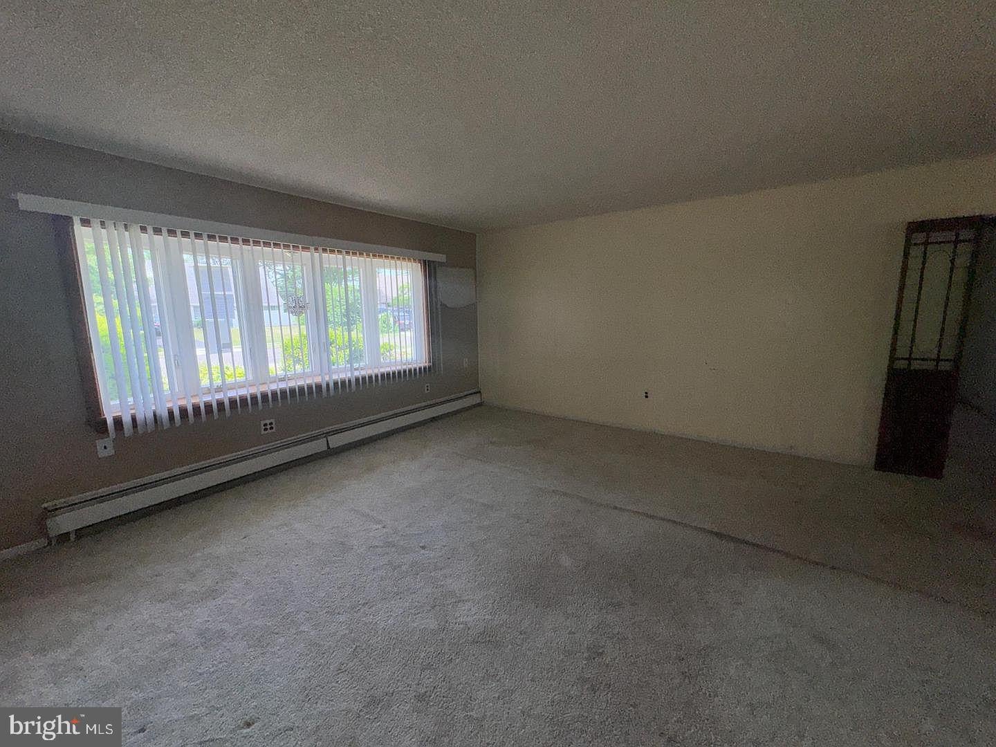 62 Plumtree Rd, Levittown, PA 19056 photo