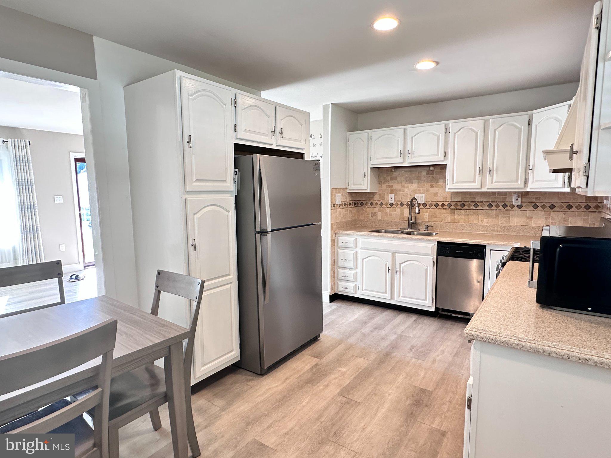 1004 Lakewood Dr, Harrisburg, PA 17109 photo