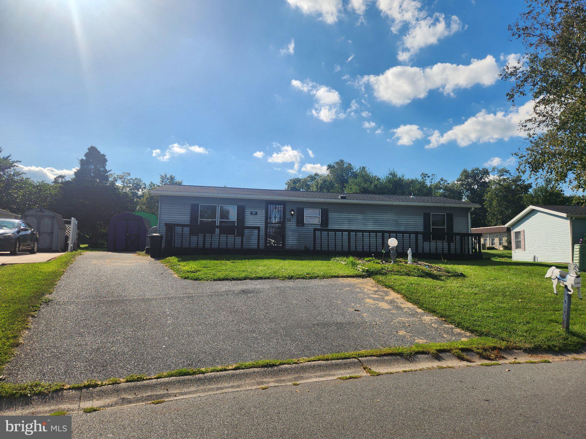 11 Bill Dr, Denver, PA 17517