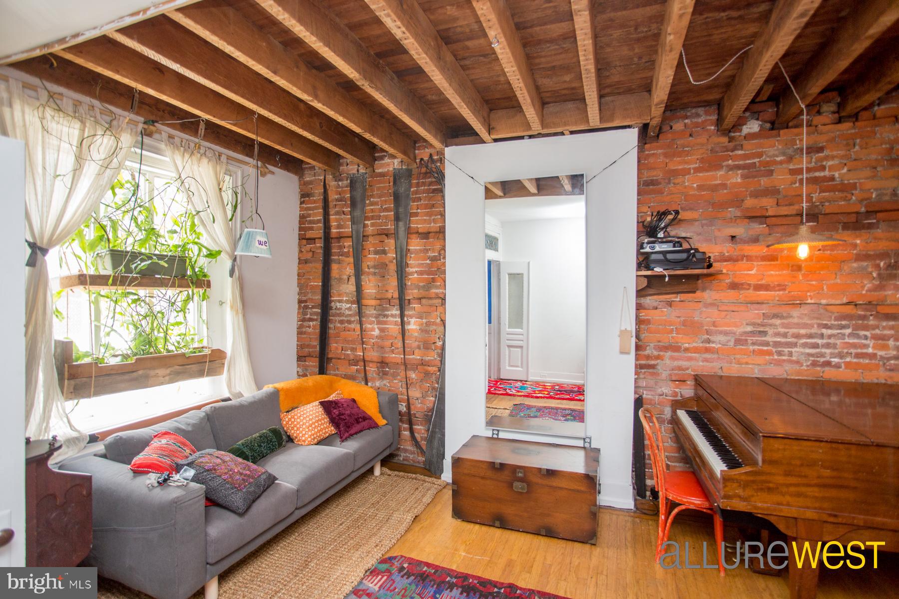 1608 Dover St, Philadelphia, PA 19121