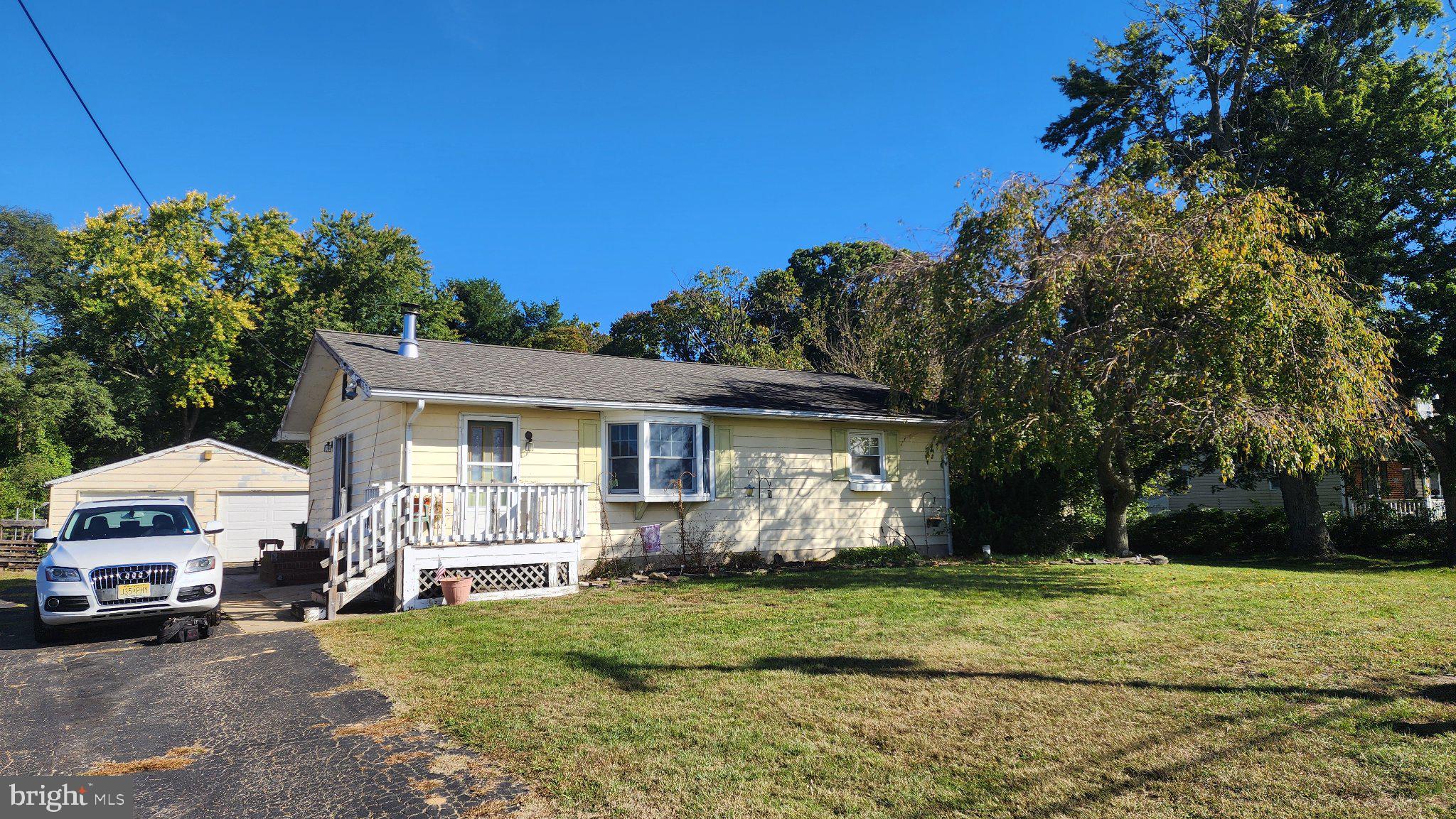 335 Chapel Heights Rd, Sewell, NJ 08080