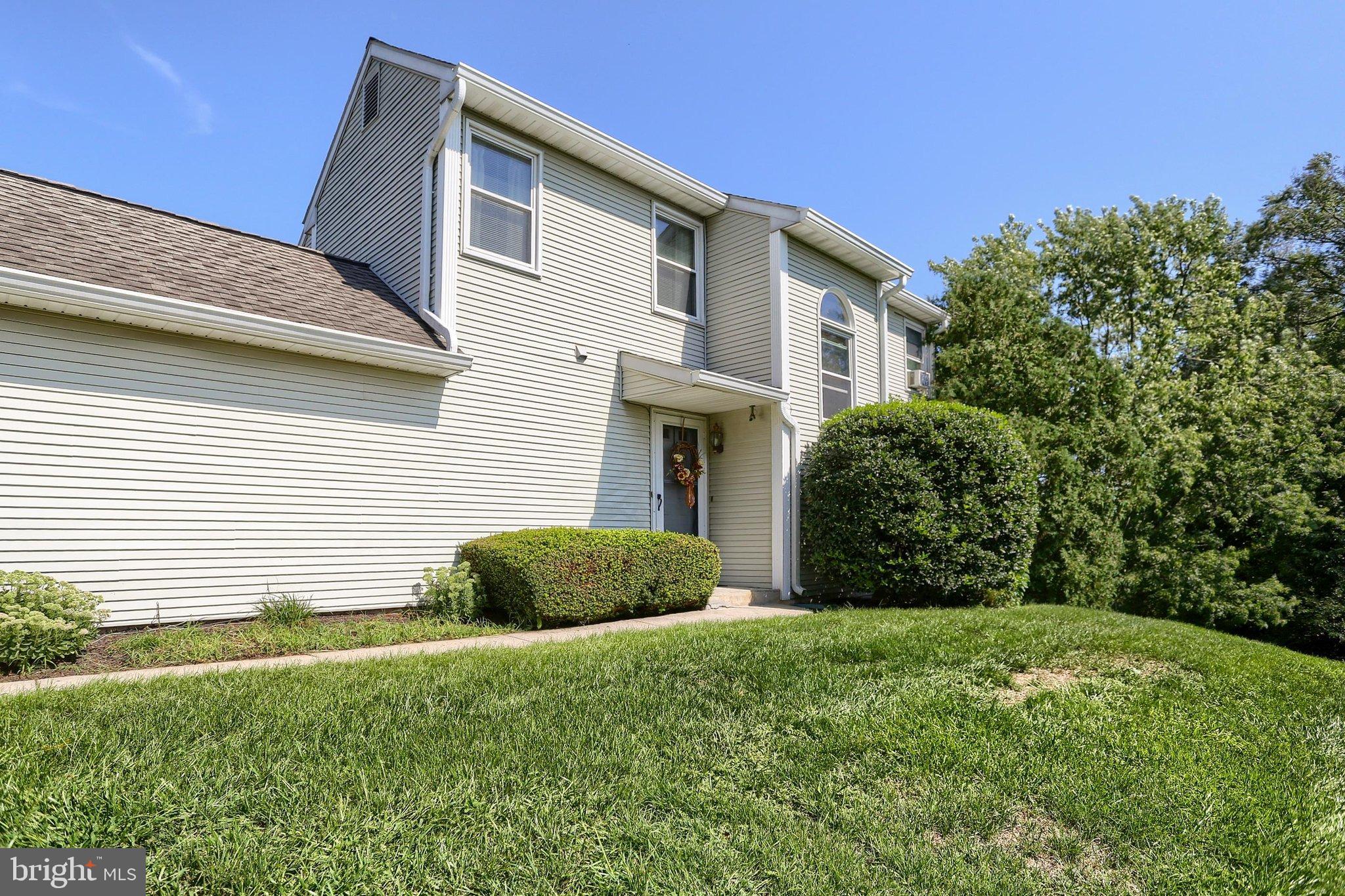 5688 Aberdeen Dr, Harrisburg, PA 17111 photo