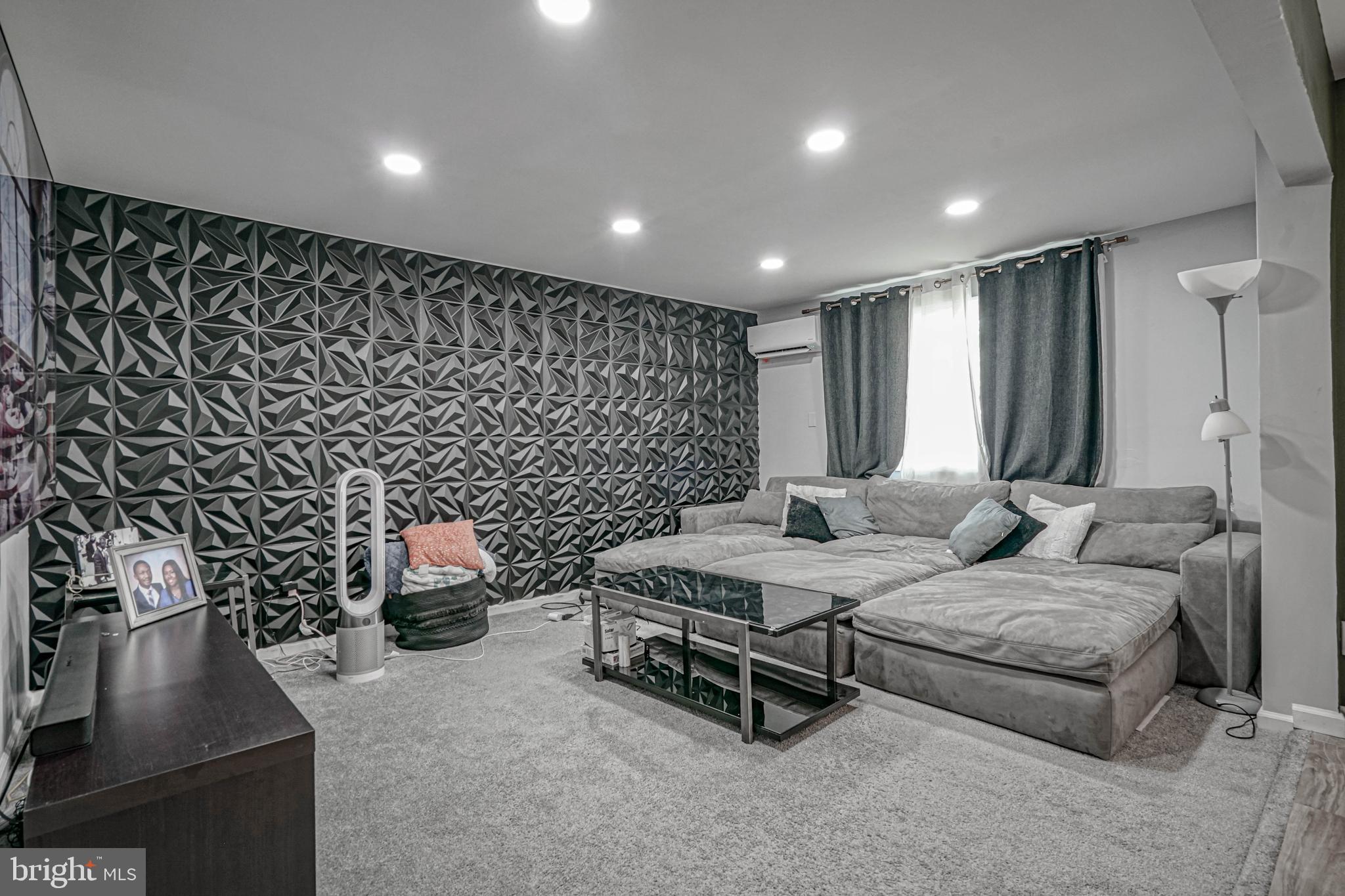 24 Peachton Ln, Sicklerville, NJ 08081 photo