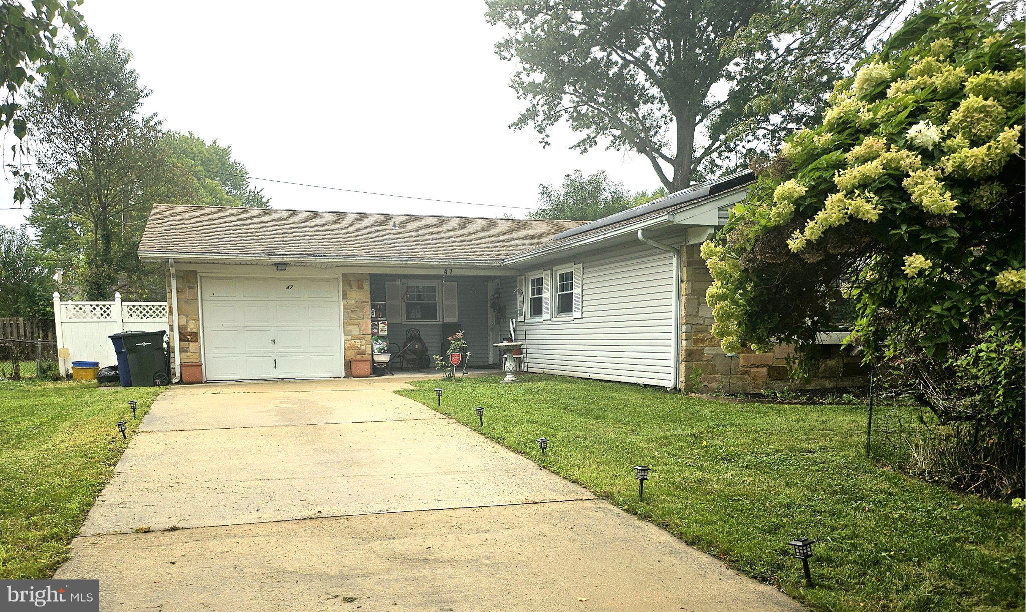 47 Gainscott Ln, Willingboro, NJ 08046