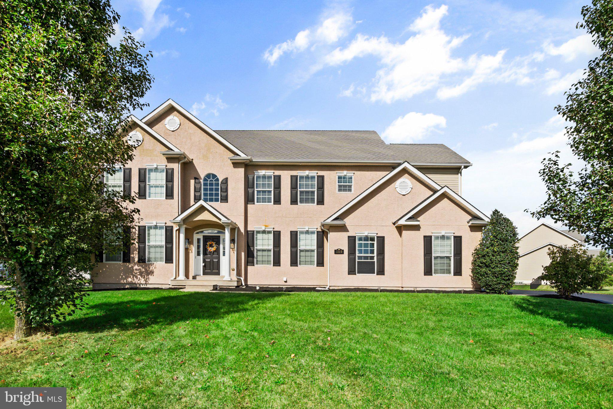 100 Lilac Ln, Gilbertsville, PA 19525