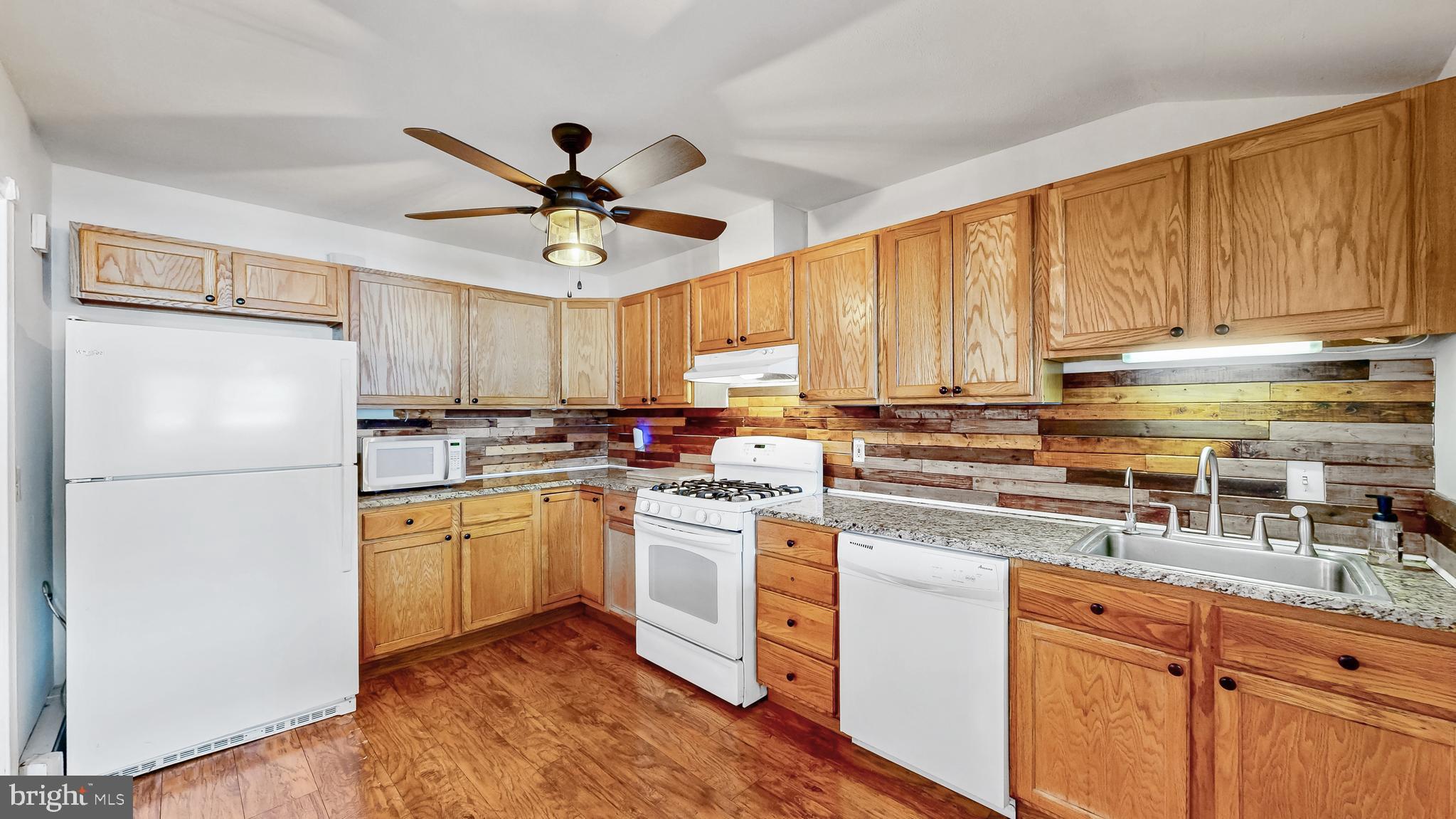 24 Windflower Dr, Newark, DE 19711 photo