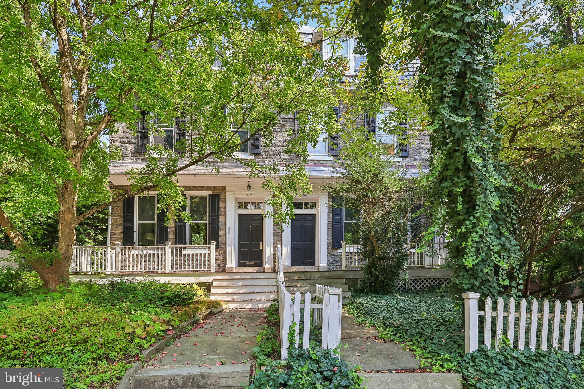 202 Chestnut Hill Ave, Philadelphia, PA 19118