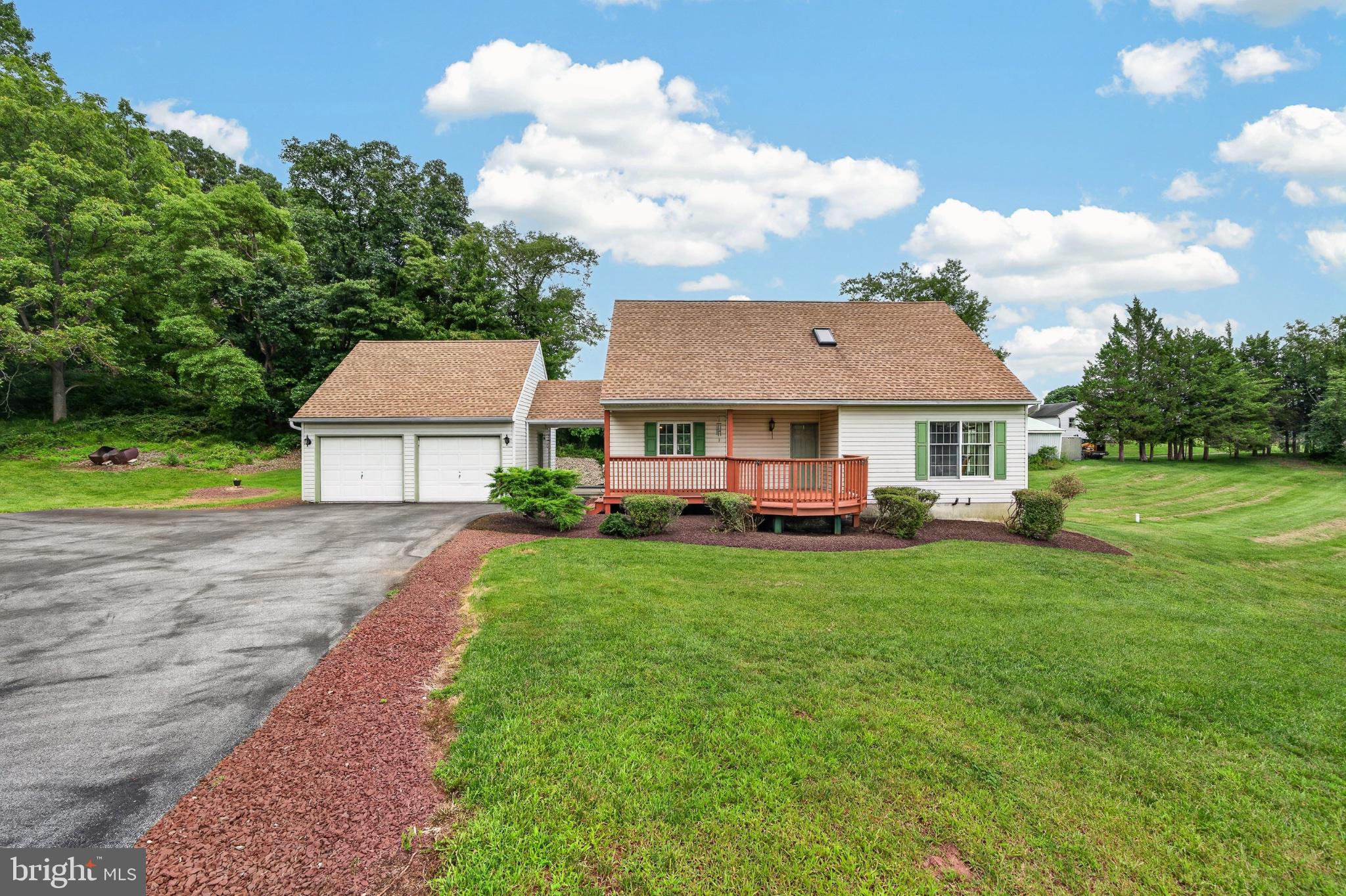 5039 Valley View Rd, Mohnton, PA 19540