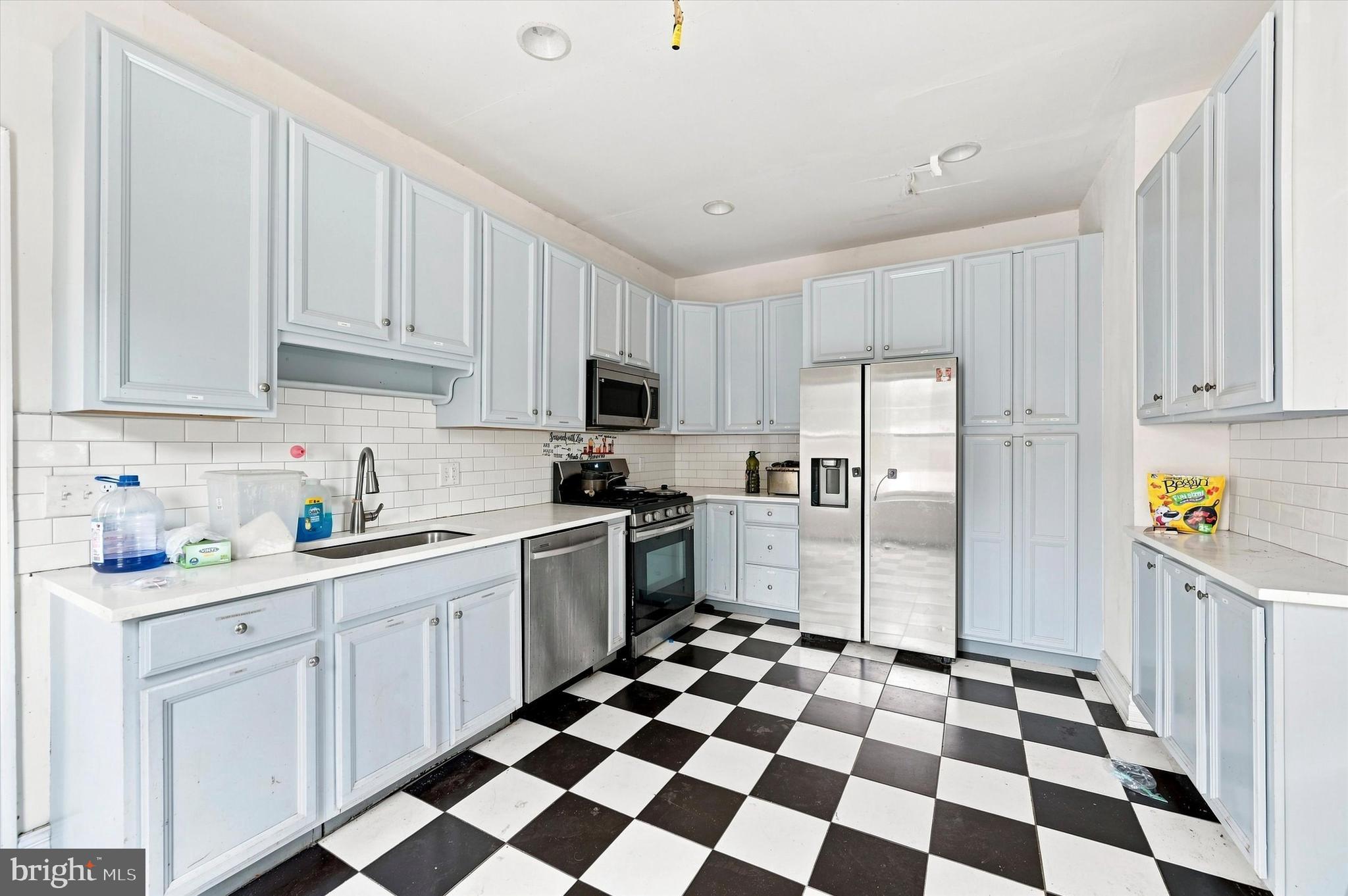 364 E Church Ln, Philadelphia, PA 19144 photo