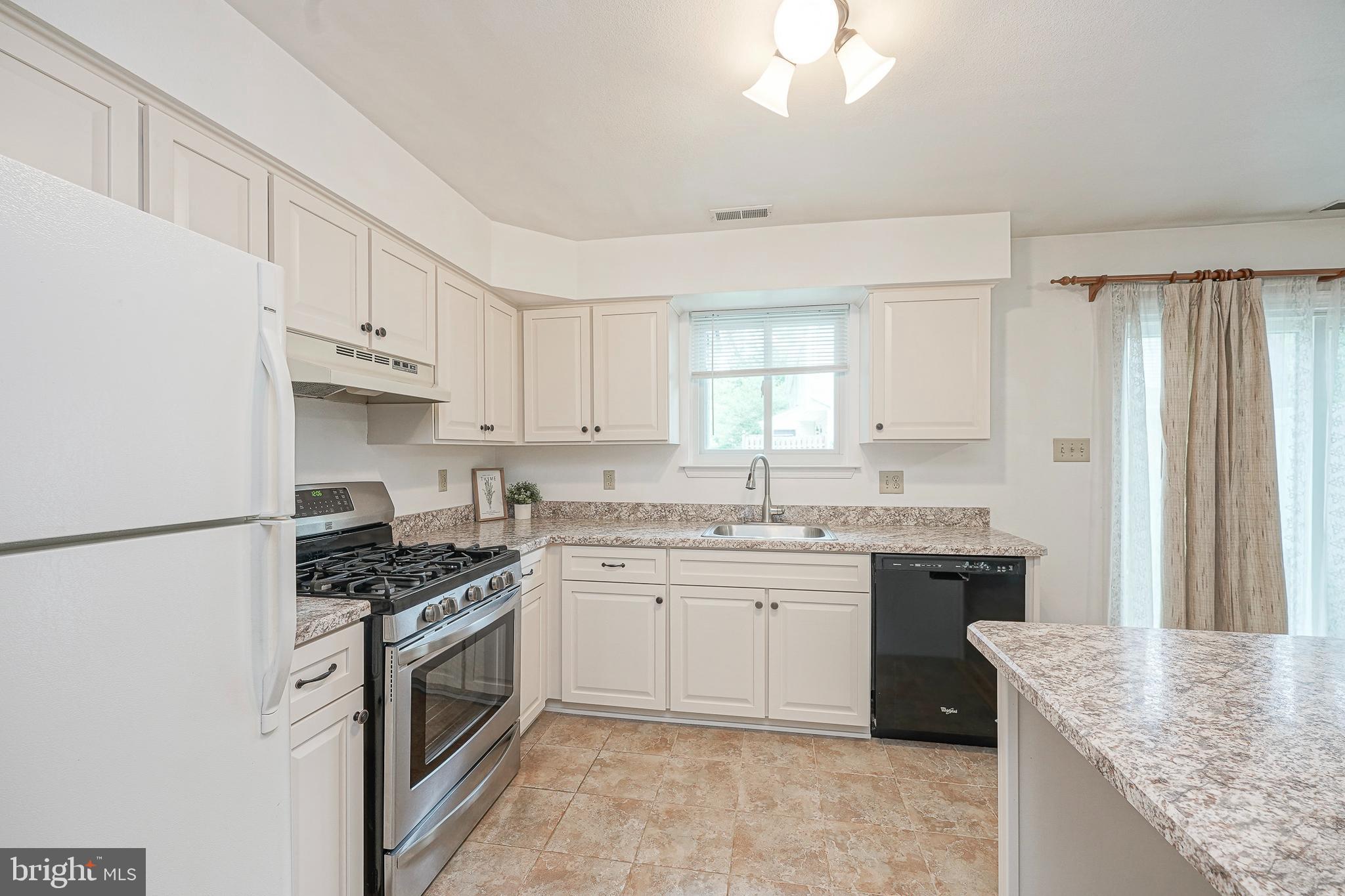 203 Balin Ct, Mantua, NJ 08051 photo