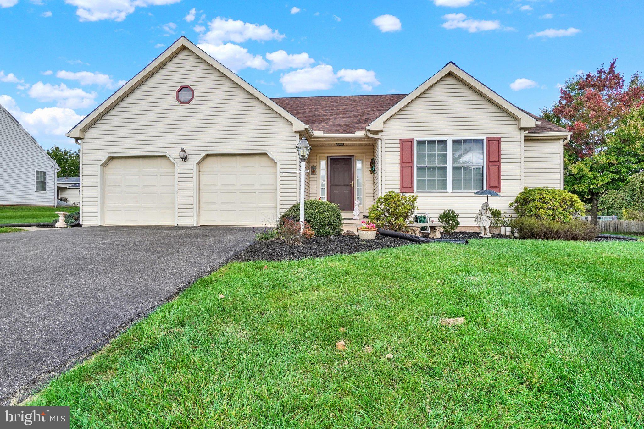 117 Cedar Dr, Dover, PA 17315