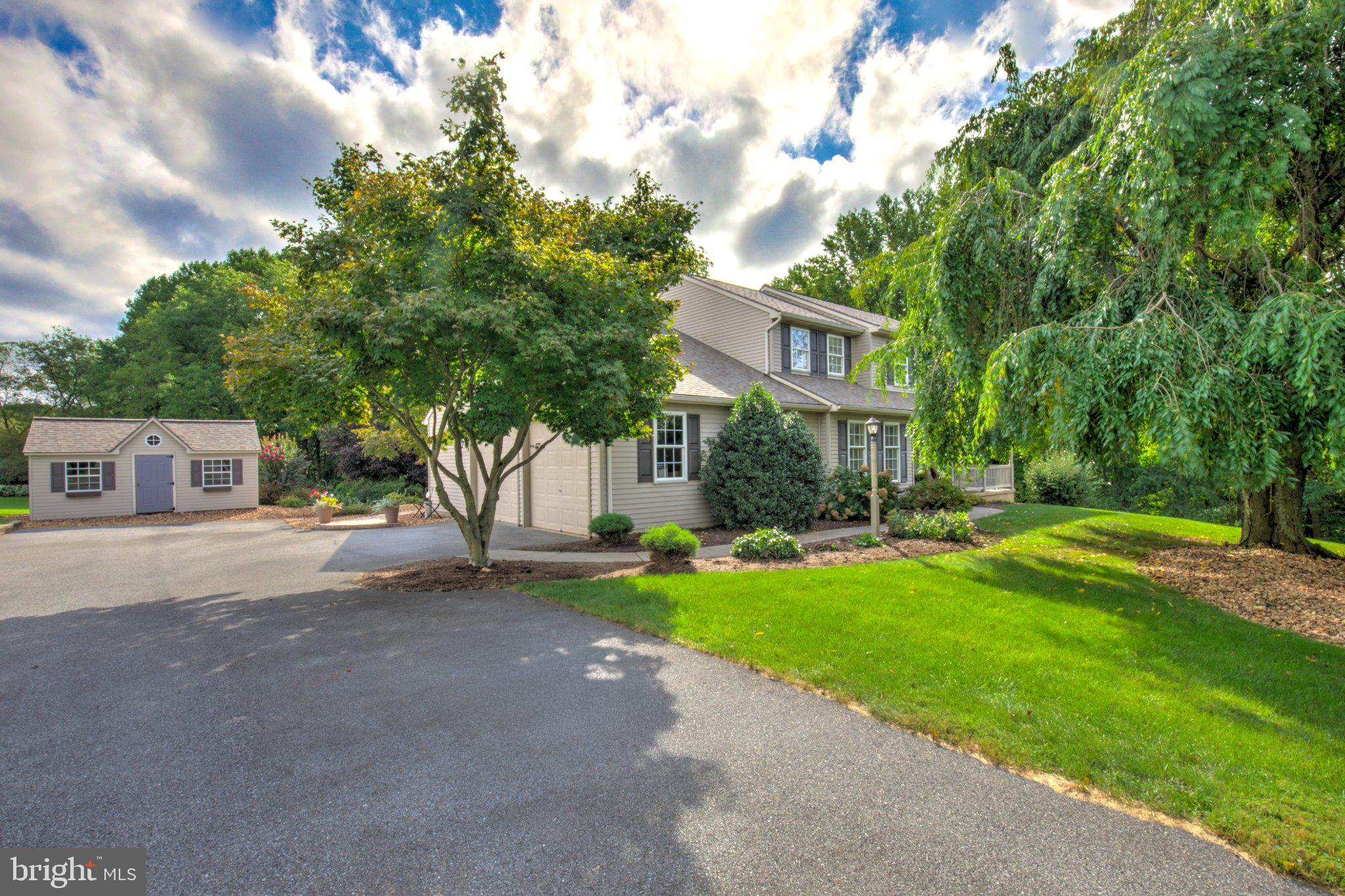 289 N Tanglewood Dr, Quarryville, PA 17566 photo