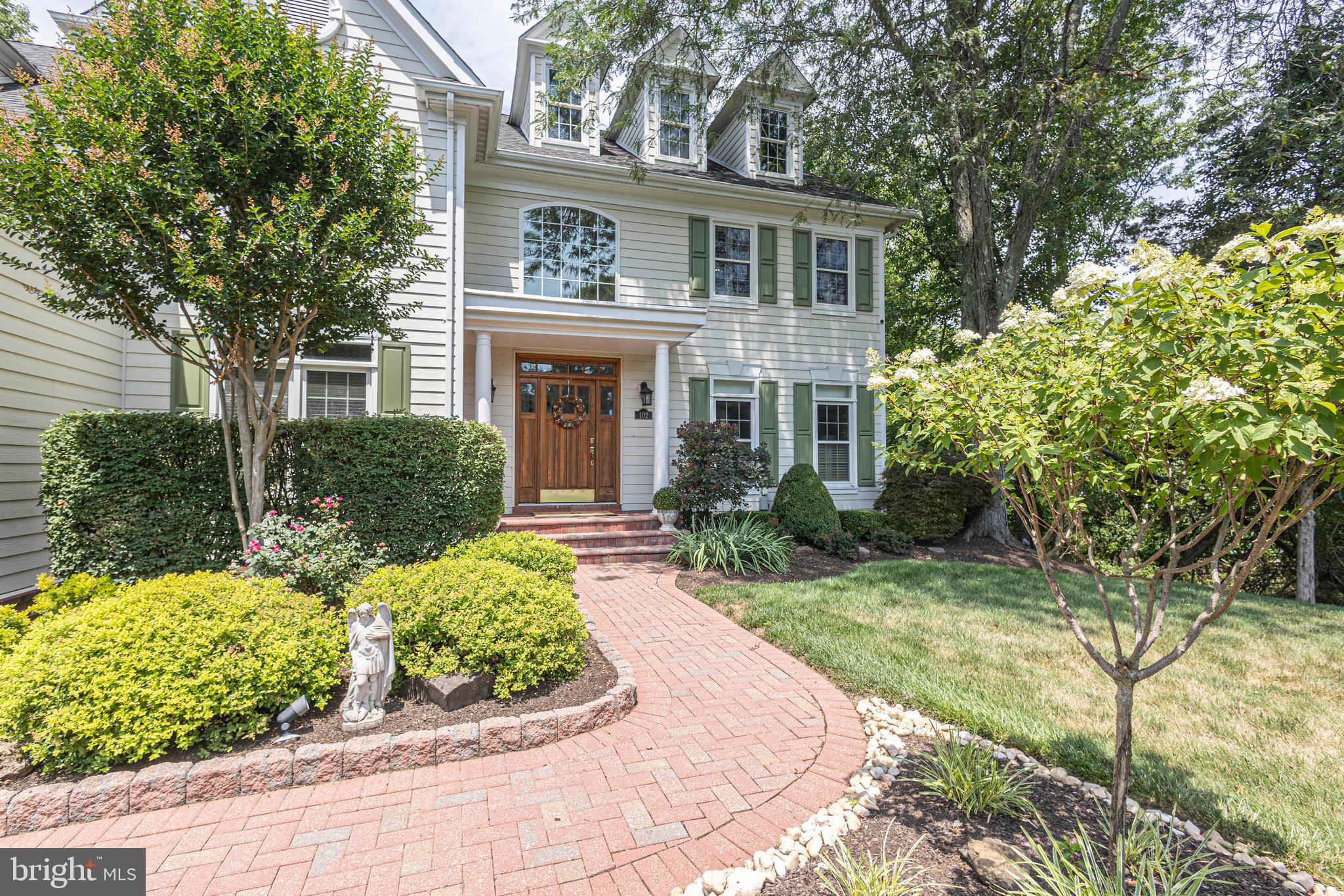 102 Saint Andrews Pl, Newtown, PA 18940 photo