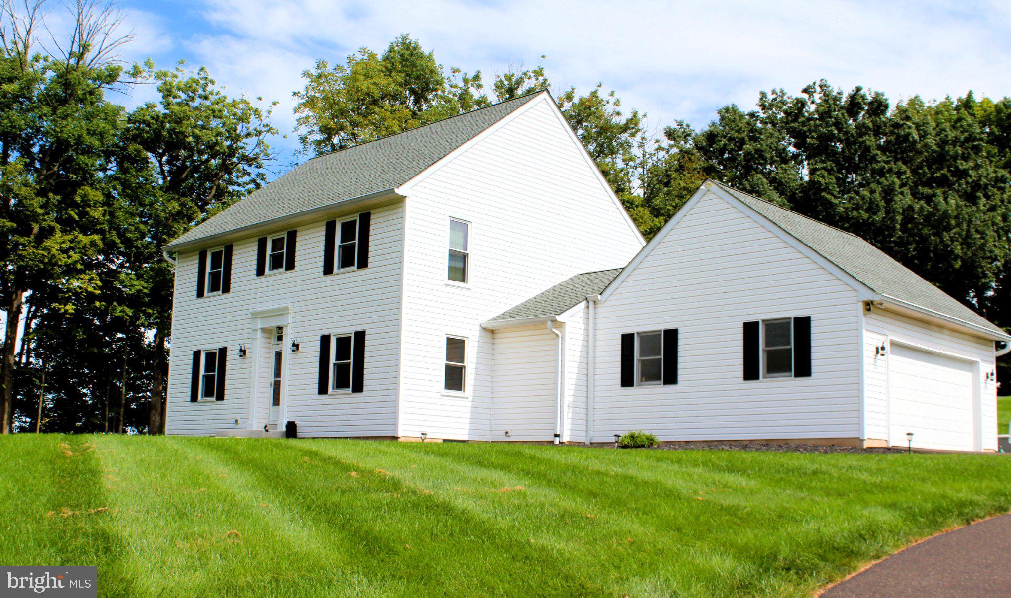 1 Kristine Ln, Perkasie, PA 18944
