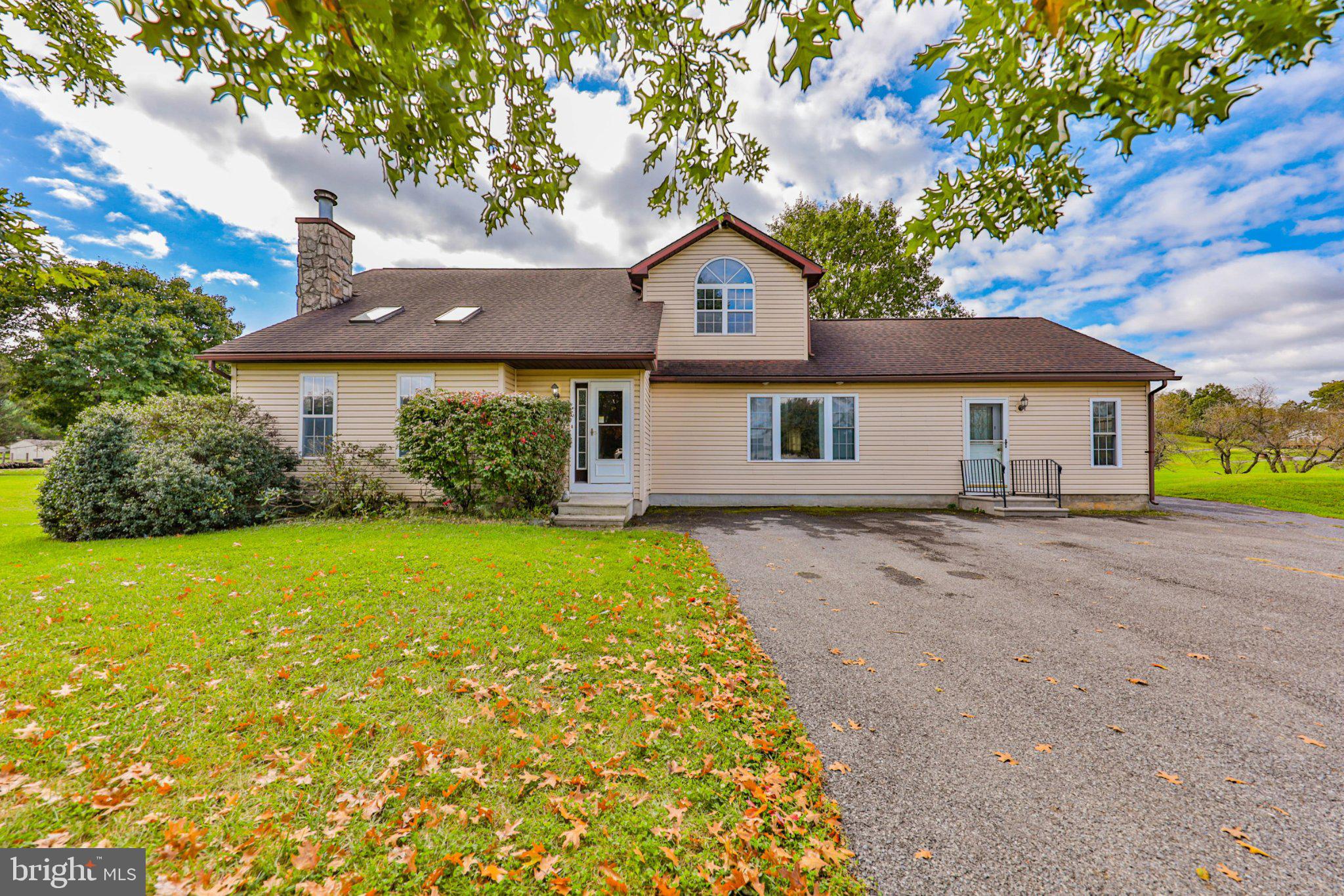 21 Homestead Dr, Leesport, PA 19533