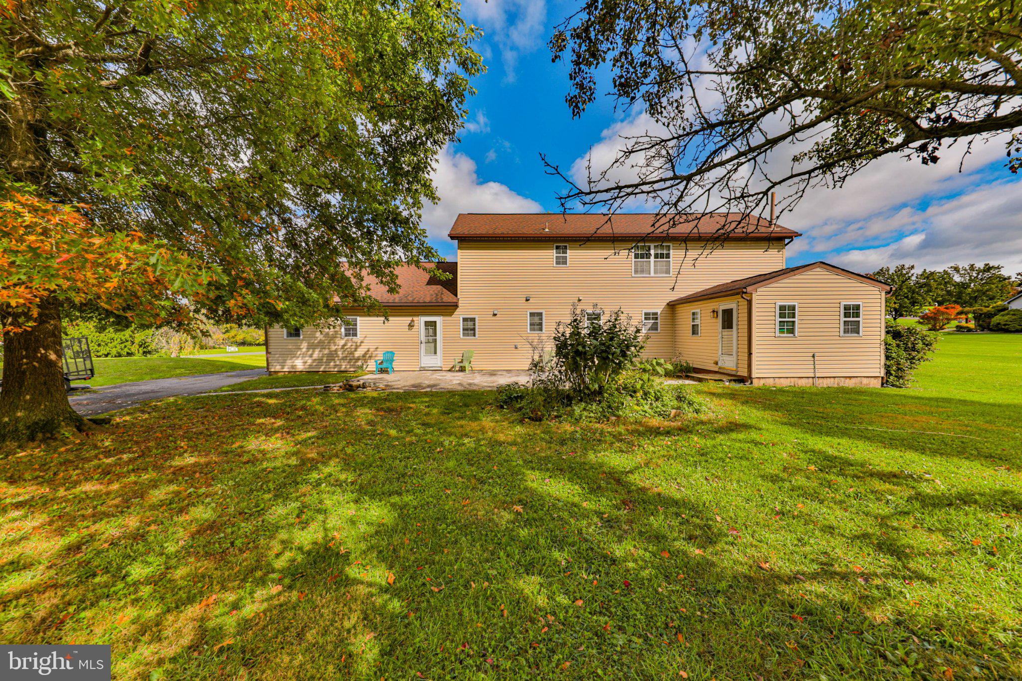 21 Homestead Dr, Leesport, PA 19533 photo
