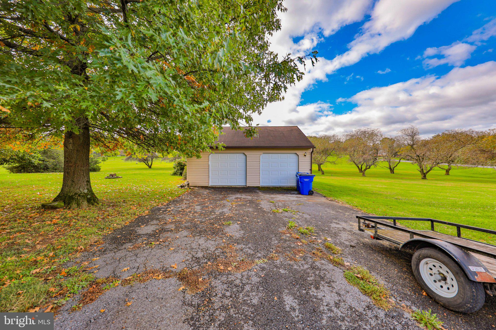 21 Homestead Dr, Leesport, PA 19533 photo
