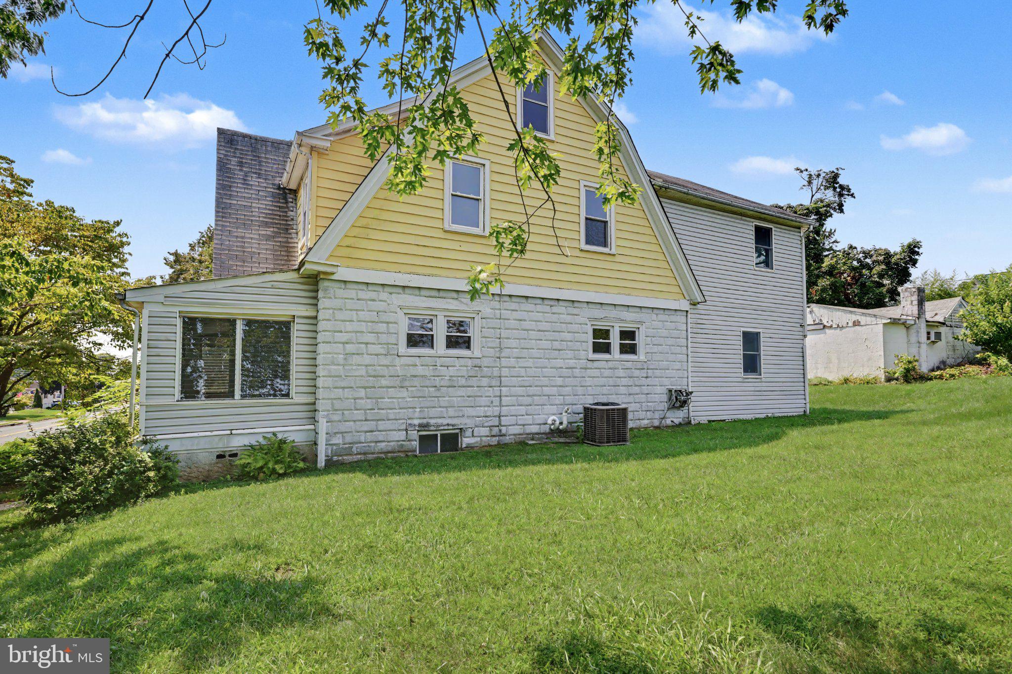 2470 Dutton Mill Rd, Aston, PA 19014 photo
