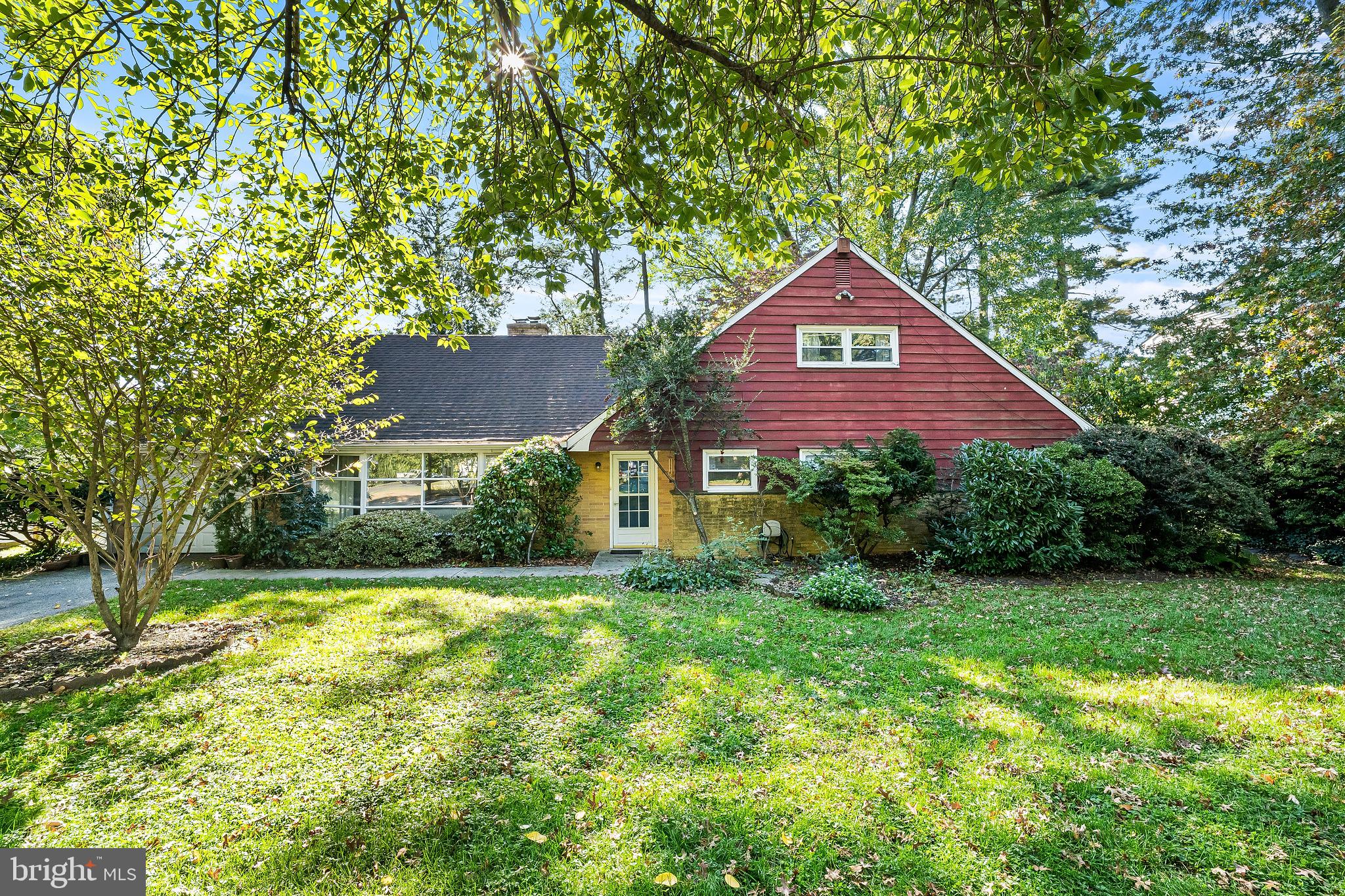 320 Farm Rd, Wyncote, PA 19095