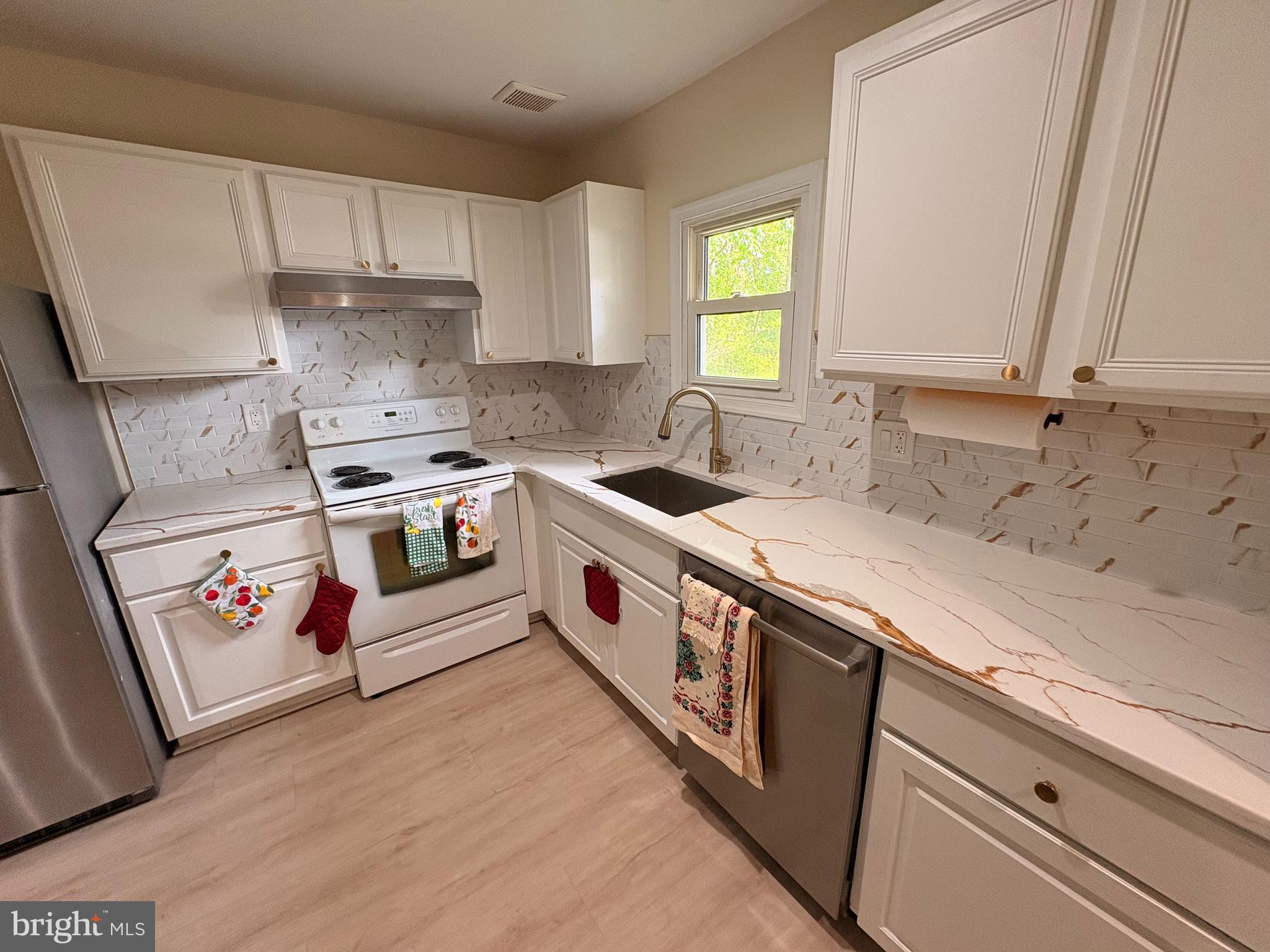 475 Lane Cascata Tnhs, Clementon, NJ 08021 photo
