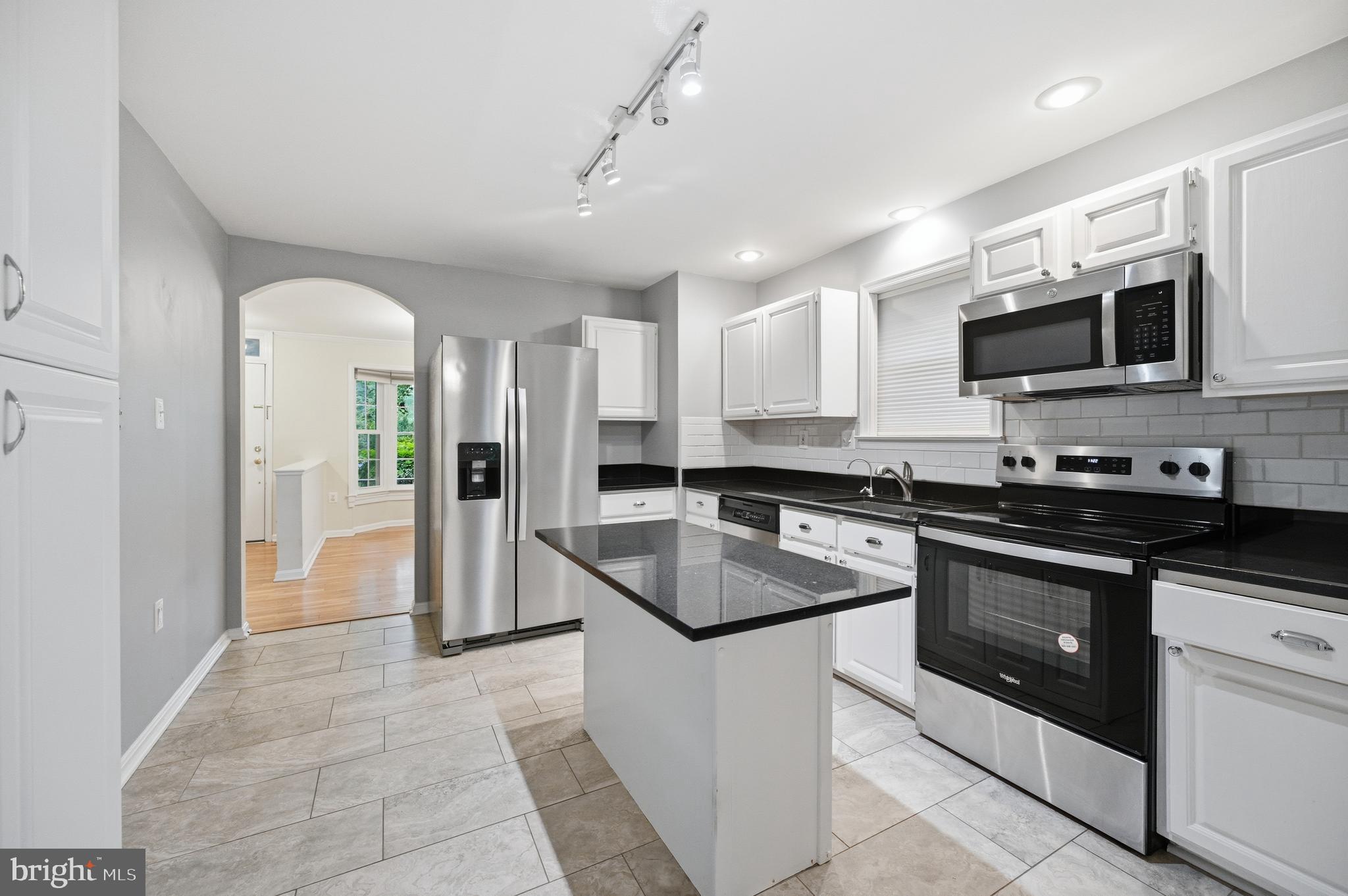 1649 Bennington Hollow Ln, Reston, VA 20194 photo