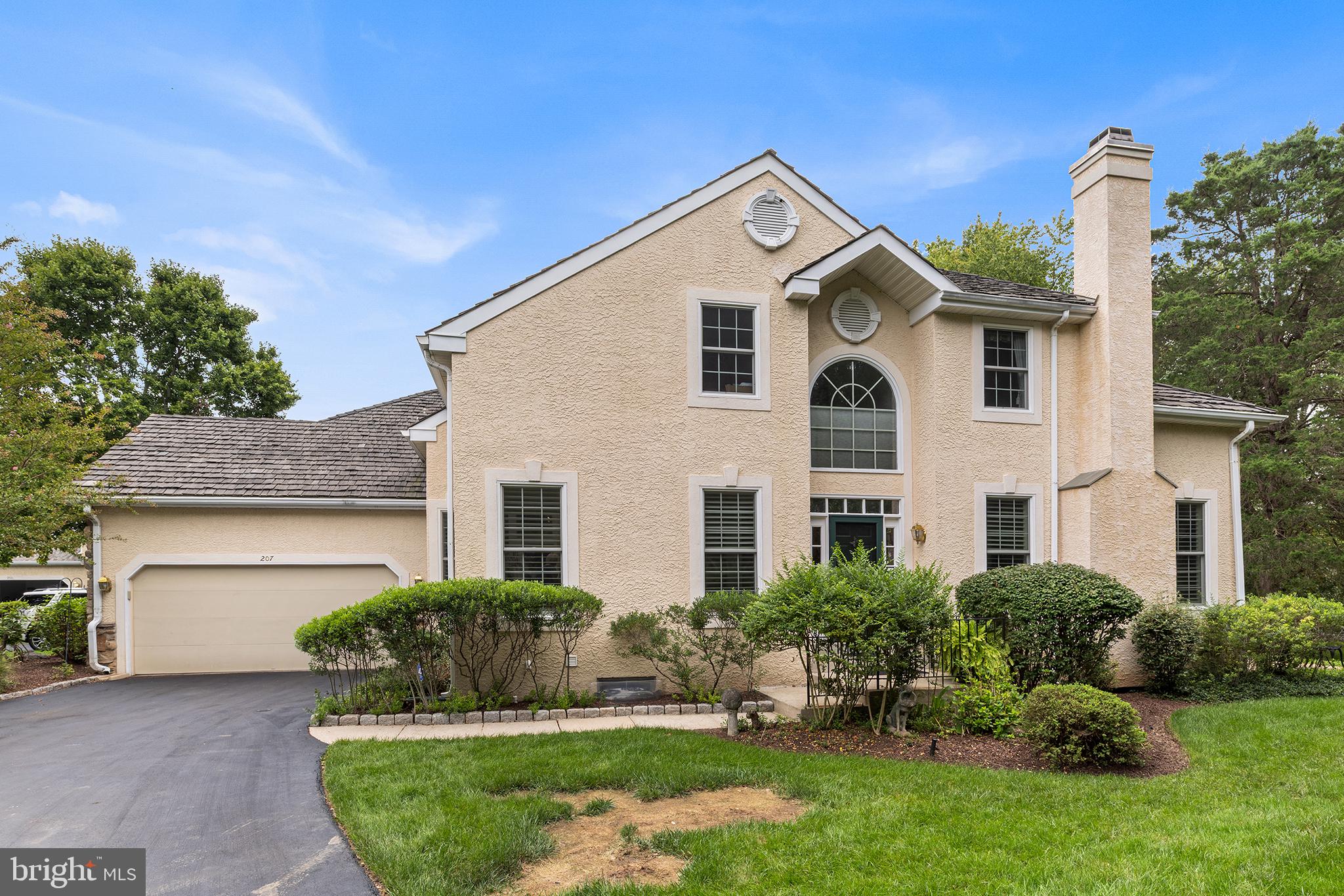 207 Yorktown Pl, Berwyn, PA 19312 photo