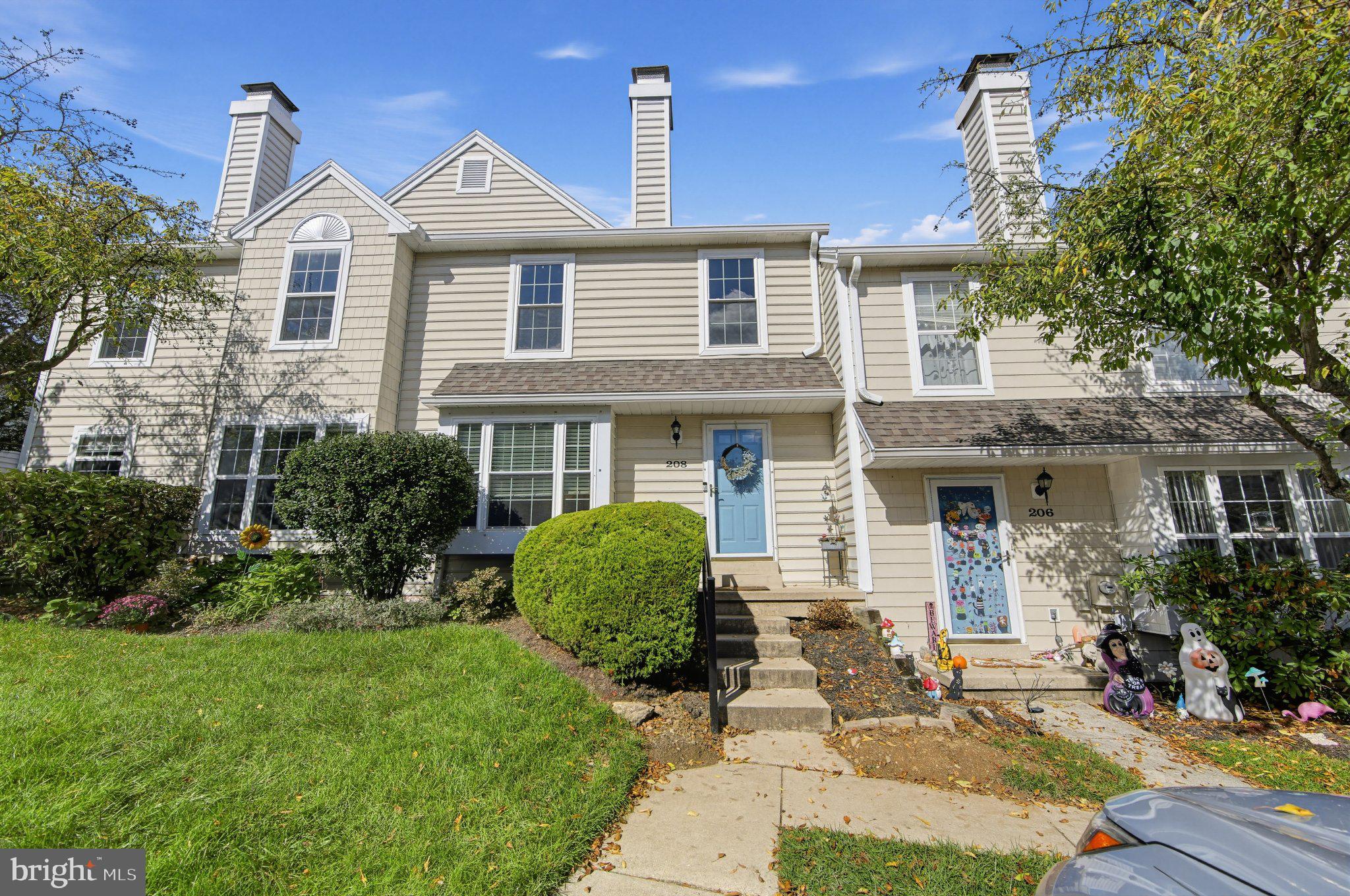 208 Harbor Ridge Ln, Downingtown, PA 19335 photo
