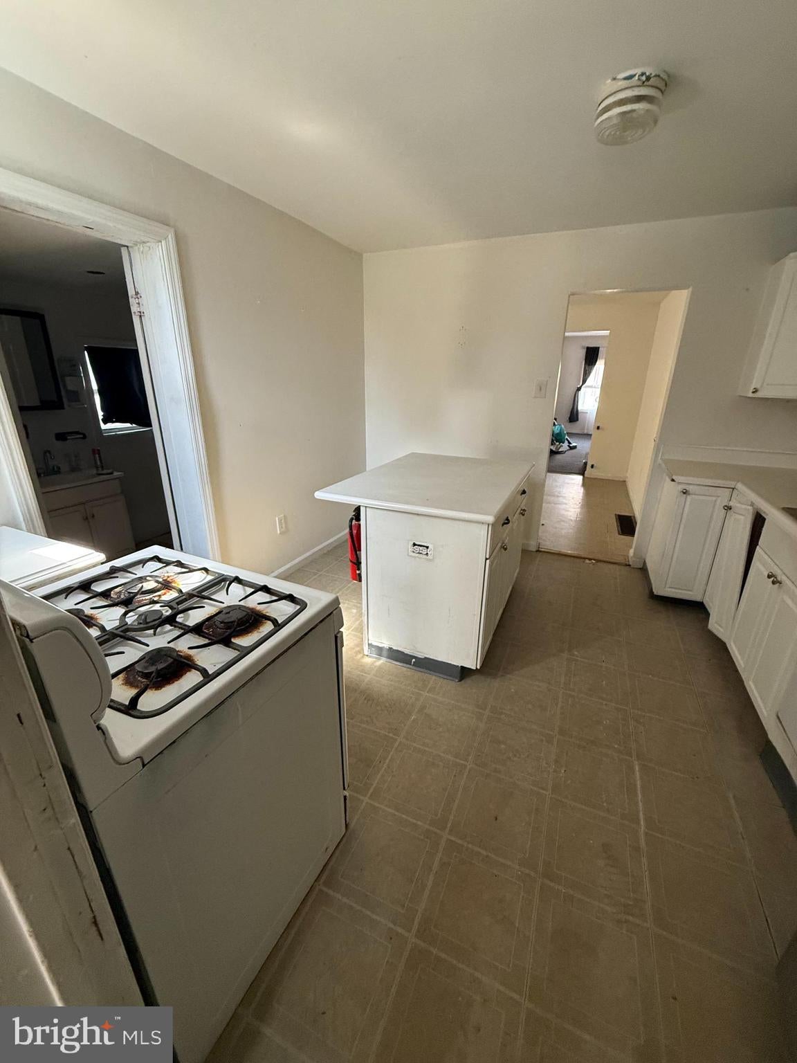 7418 River Rd, Pennsauken, NJ 08110 photo
