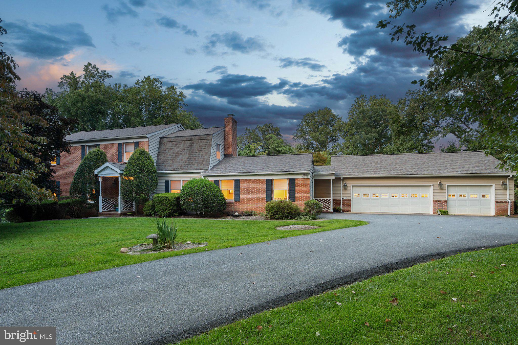 5 Dellwood Ct, Cockeysville, MD 21030