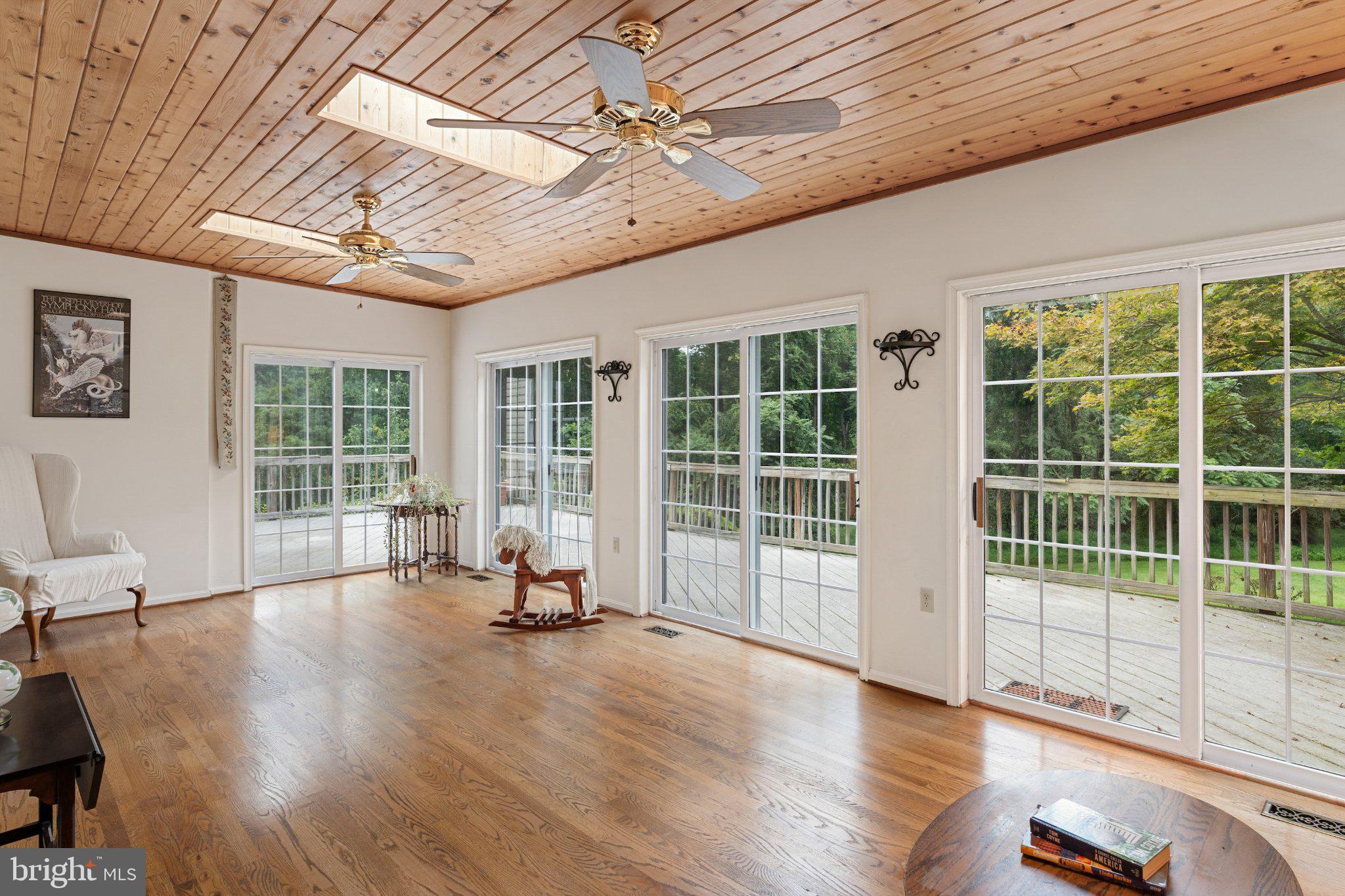 5 Dellwood Ct, Cockeysville, MD 21030 photo