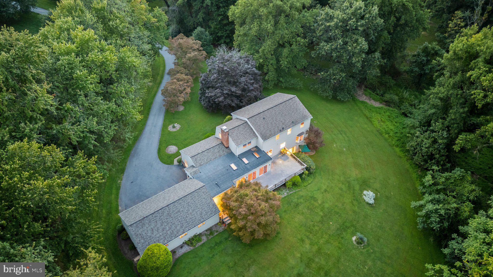 5 Dellwood Ct, Cockeysville, MD 21030 photo