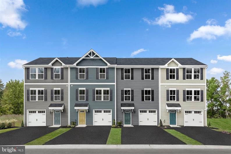 8 Debra Ln, Carlisle, PA 17013