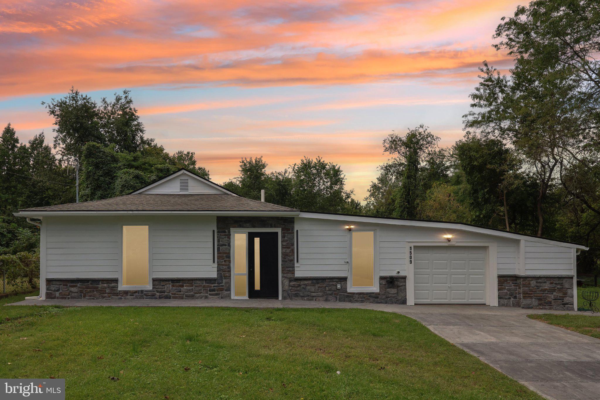 1509 Venice Ave, Bristol, PA 19007 photo