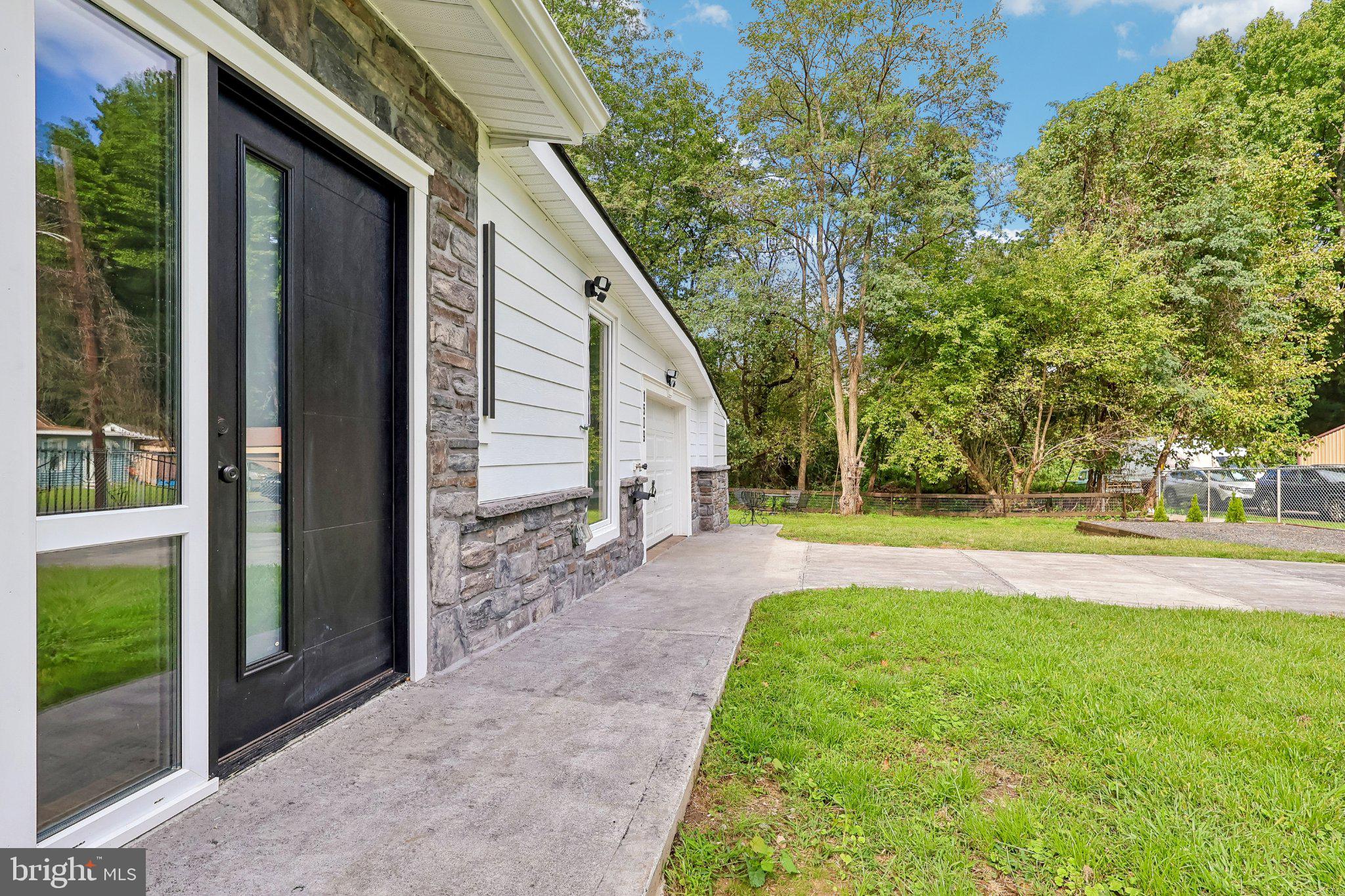 1509 Venice Ave, Bristol, PA 19007 photo