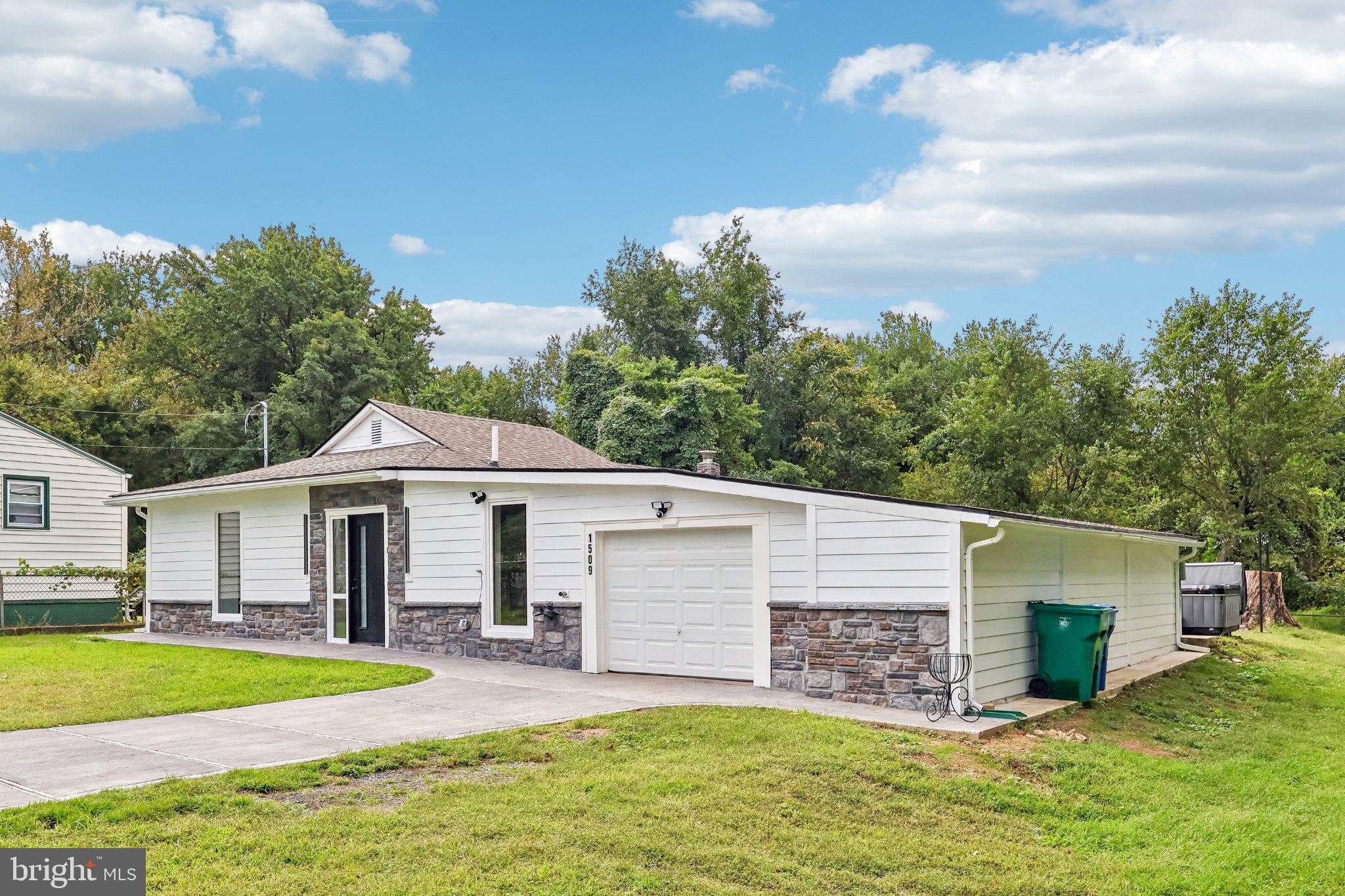 1509 Venice Ave, Bristol, PA 19007 photo