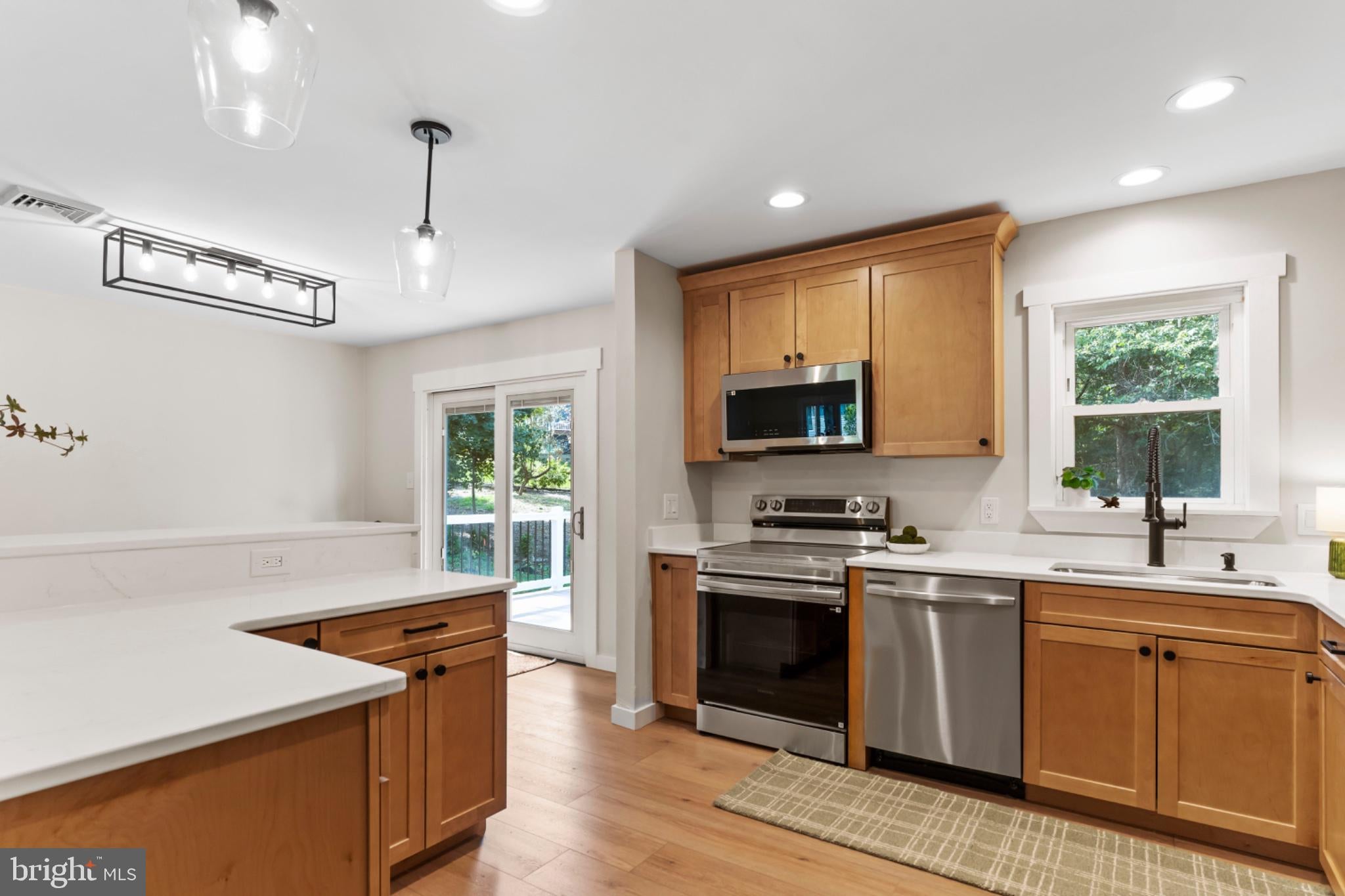 27 Hamilton Rd, Boiling Springs, PA 17007 photo
