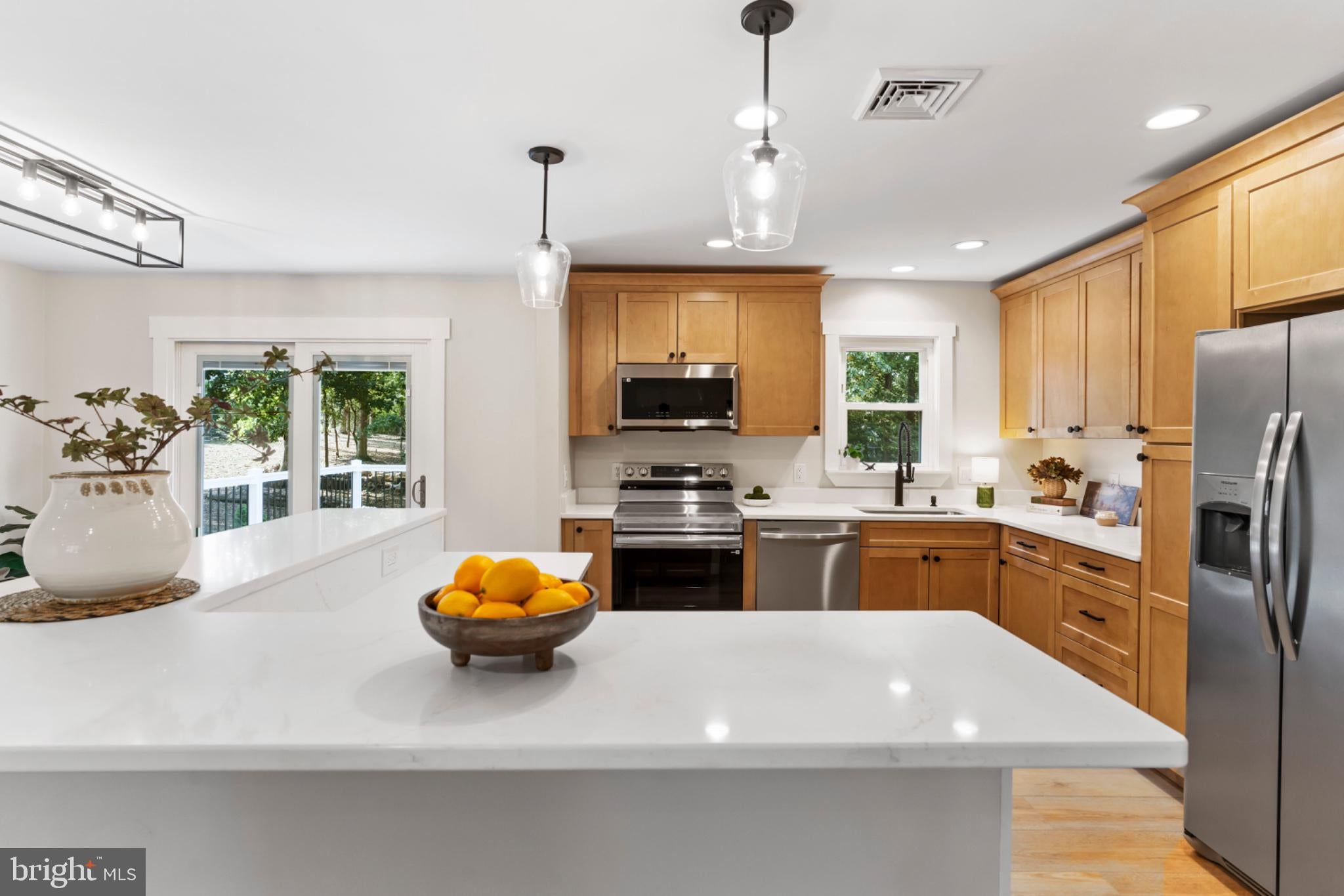 27 Hamilton Rd, Boiling Springs, PA 17007 photo