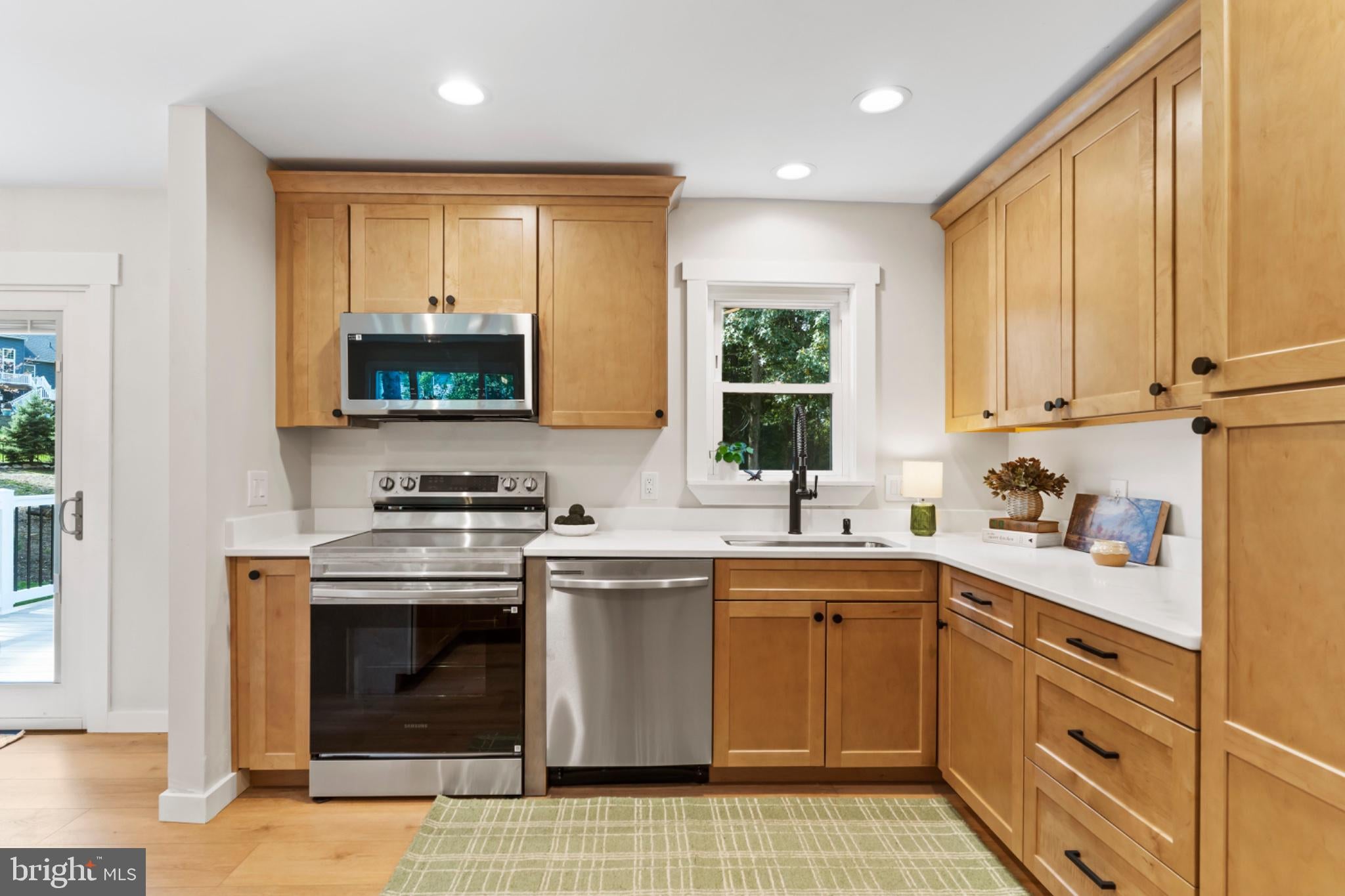 27 Hamilton Rd, Boiling Springs, PA 17007 photo