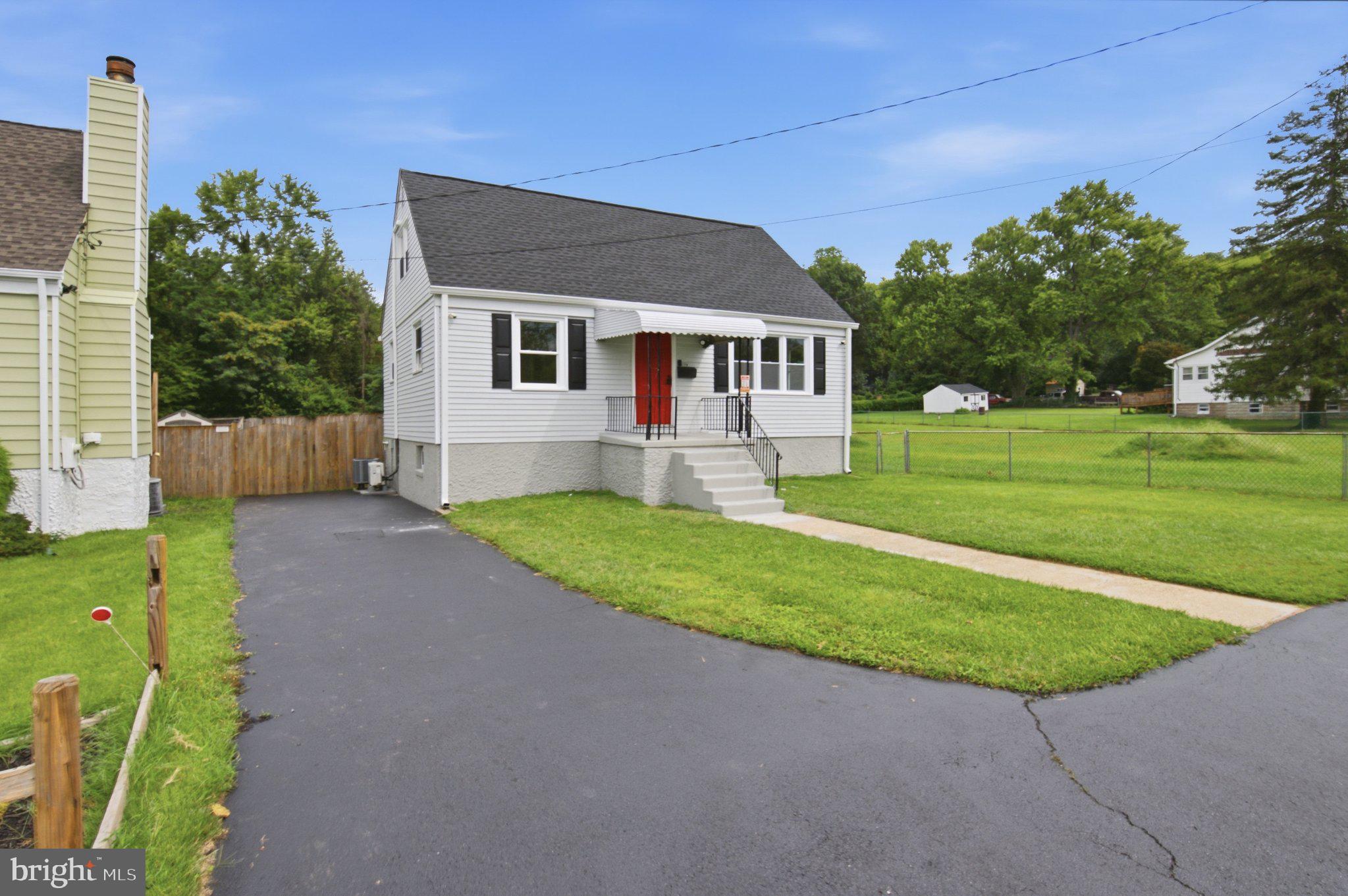 114 Mine Bank Ln, Halethorpe, MD 21227 photo