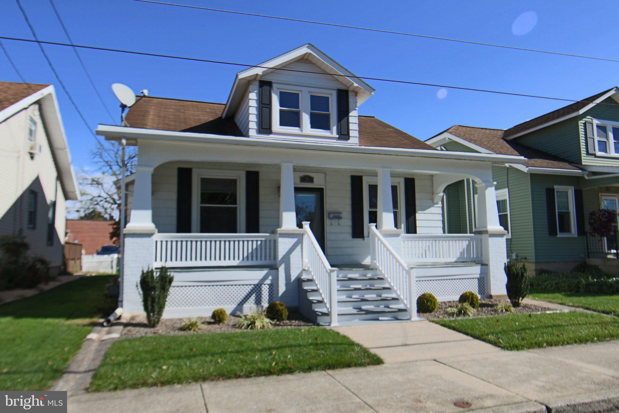 29 John St, Hummelstown, PA 17036