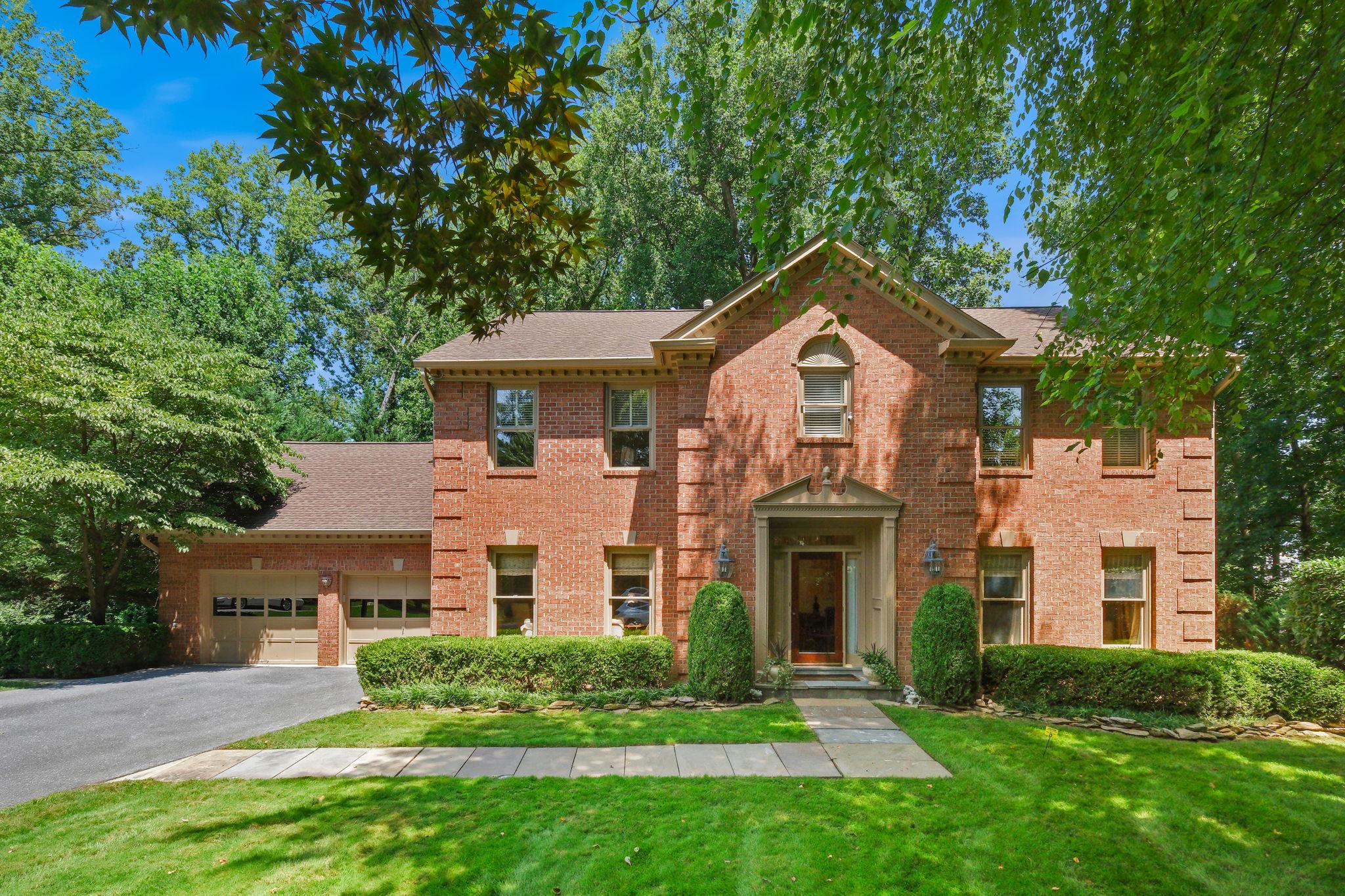 11832 Danville Dr, North Bethesda, MD 20852