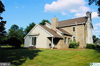3590 Drifting Dr, Hellertown, PA 18055 photo