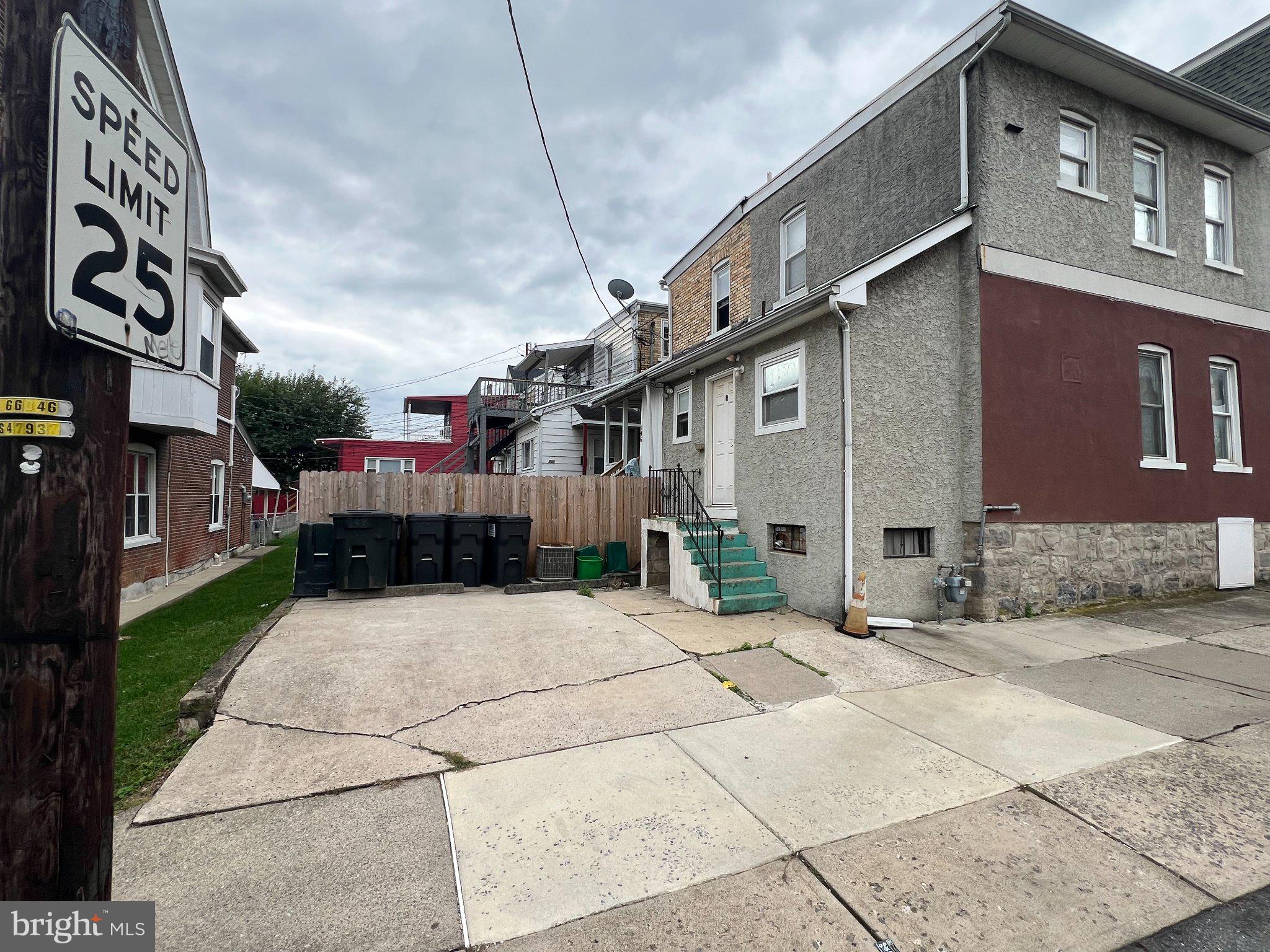 748 Linden St, Bethlehem, PA 18018 photo